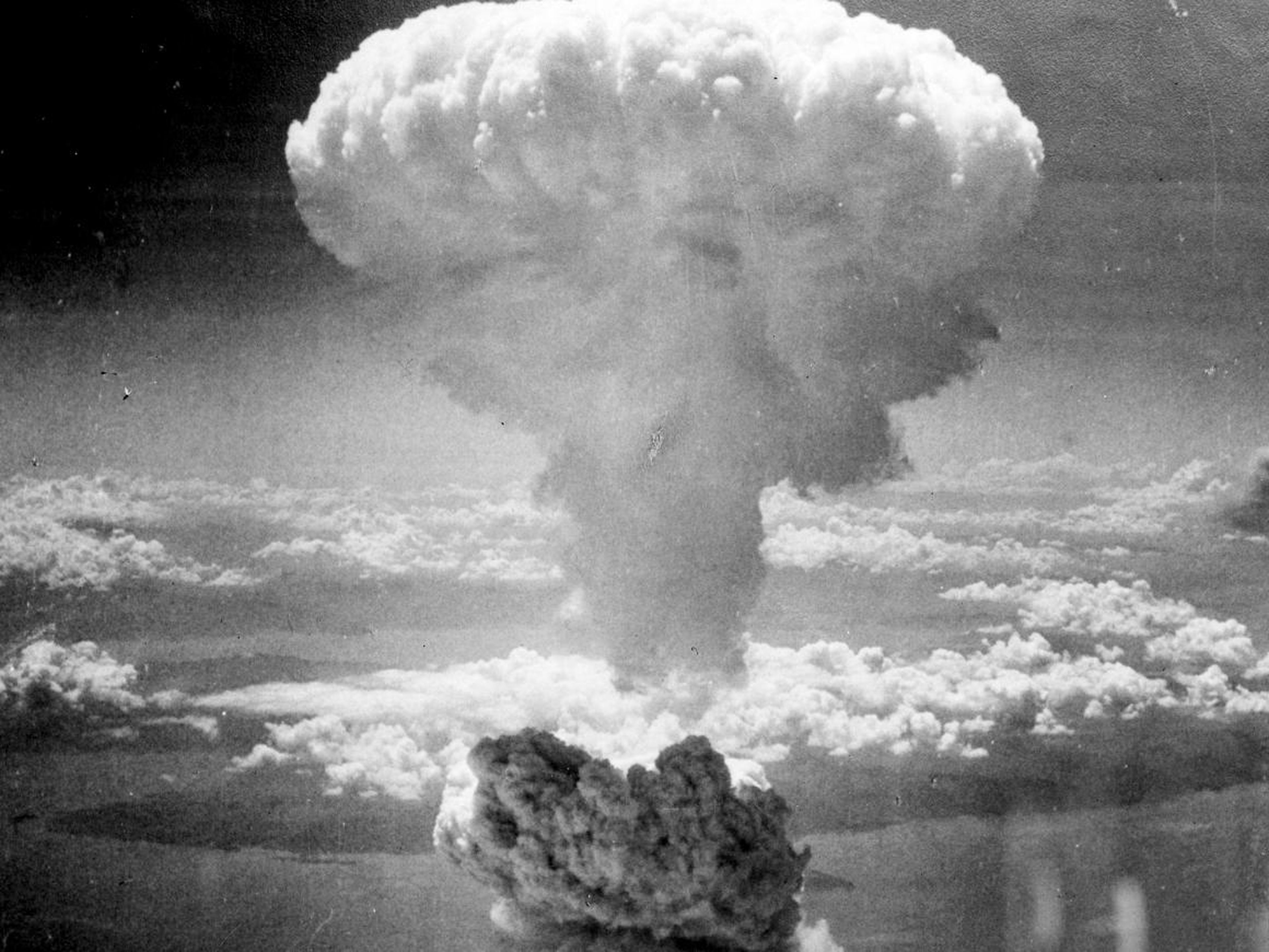El plutonio de Hanford fue utilizado en la Prueba Trinity, la primera bomba nuclear detonada, y en Fat Man, la bomba nuclear que fue detonada sobre Nagasaki el 9 de agosto de 1945.