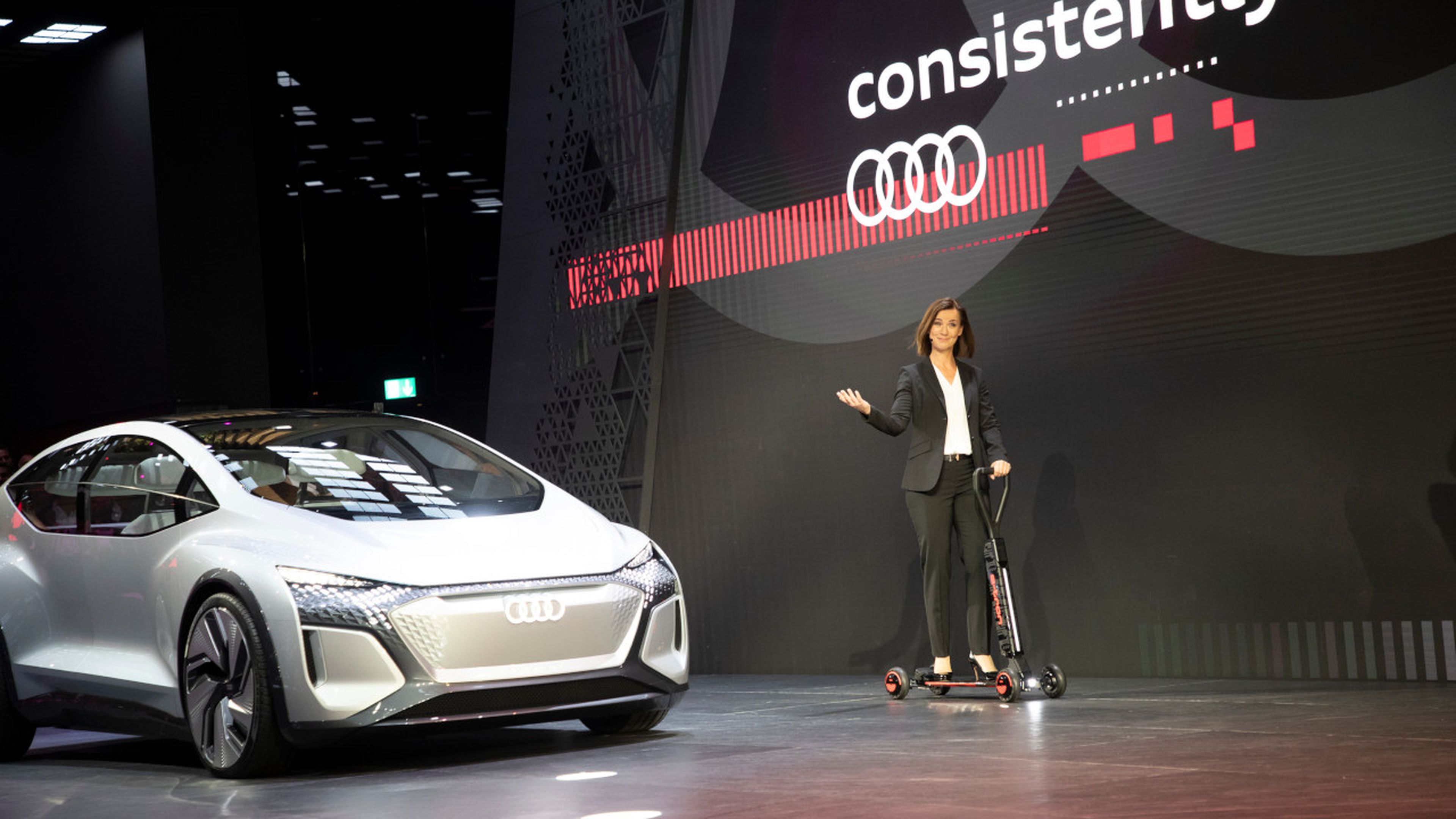Hildegard Wortmann, directora de Ventas y Marketing de Audi, al presentar la estrategia eléctrica de la marca en Frankfurt.