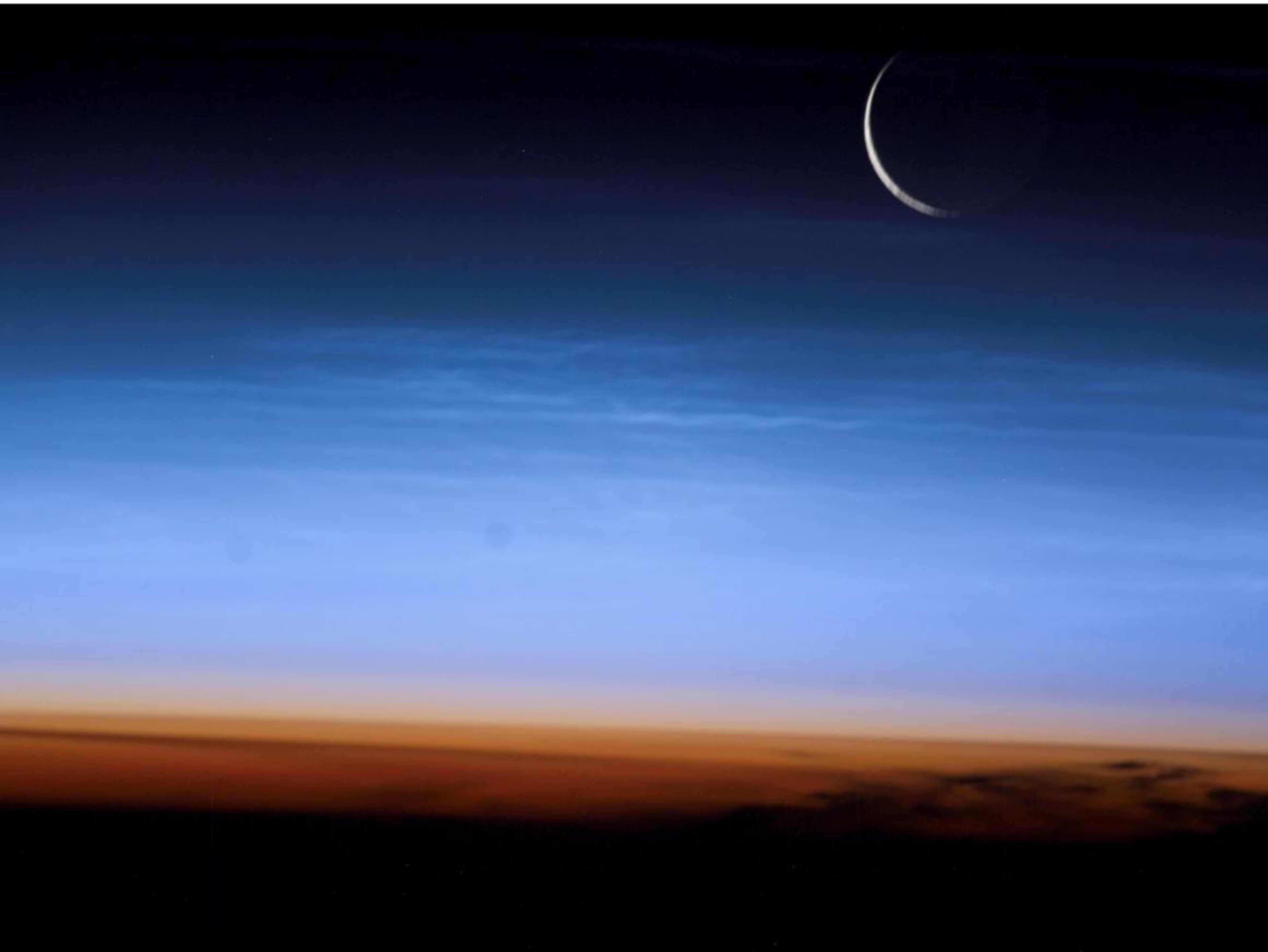 Esta imagen tomada desde la Estación Espacial Internacional muestra la estratosfera de nuestro planeta, la porción más baja y densa de la atmósfera.