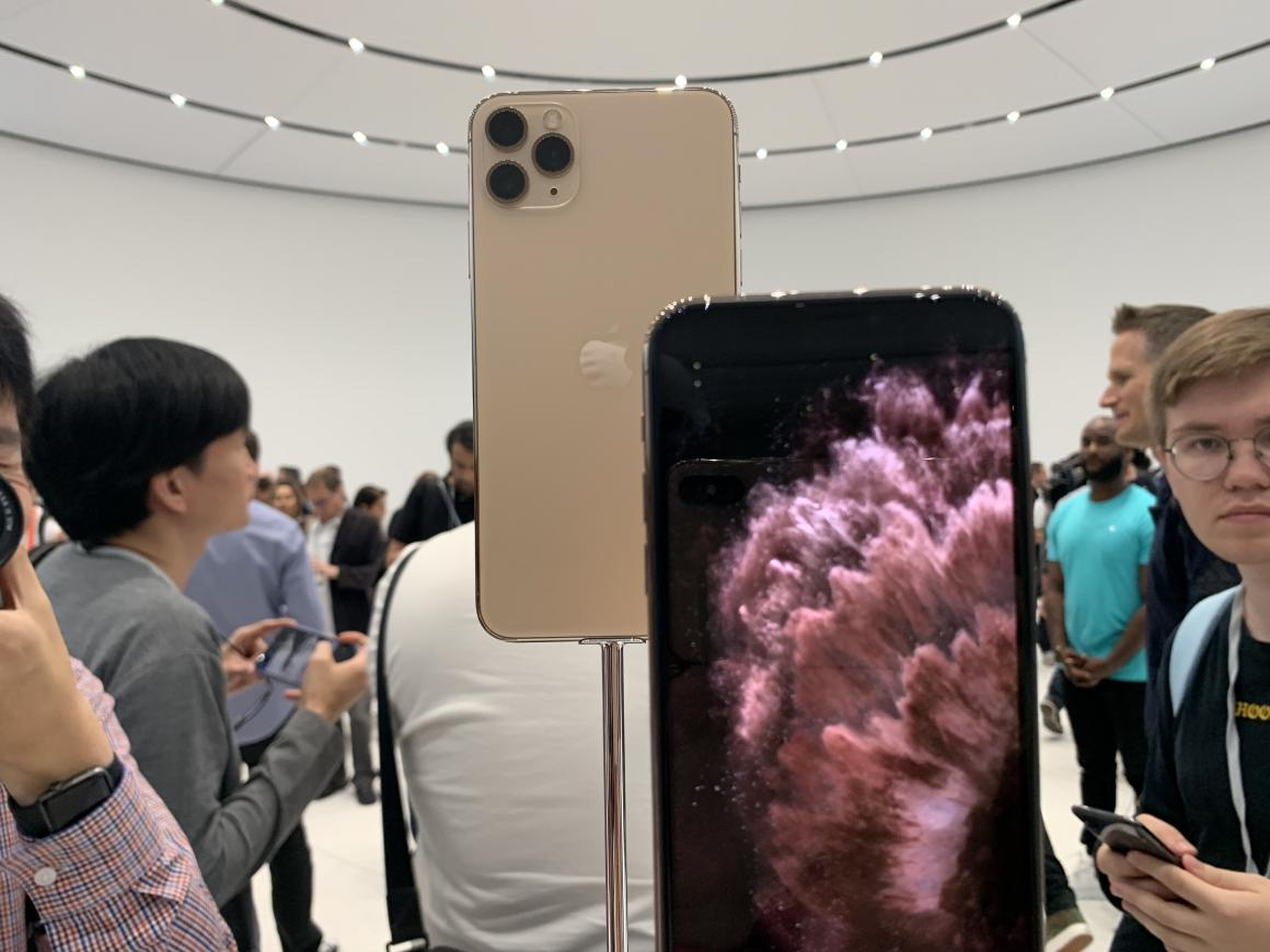 Like last year, the iPhone 11 Pro also comes in gold ...