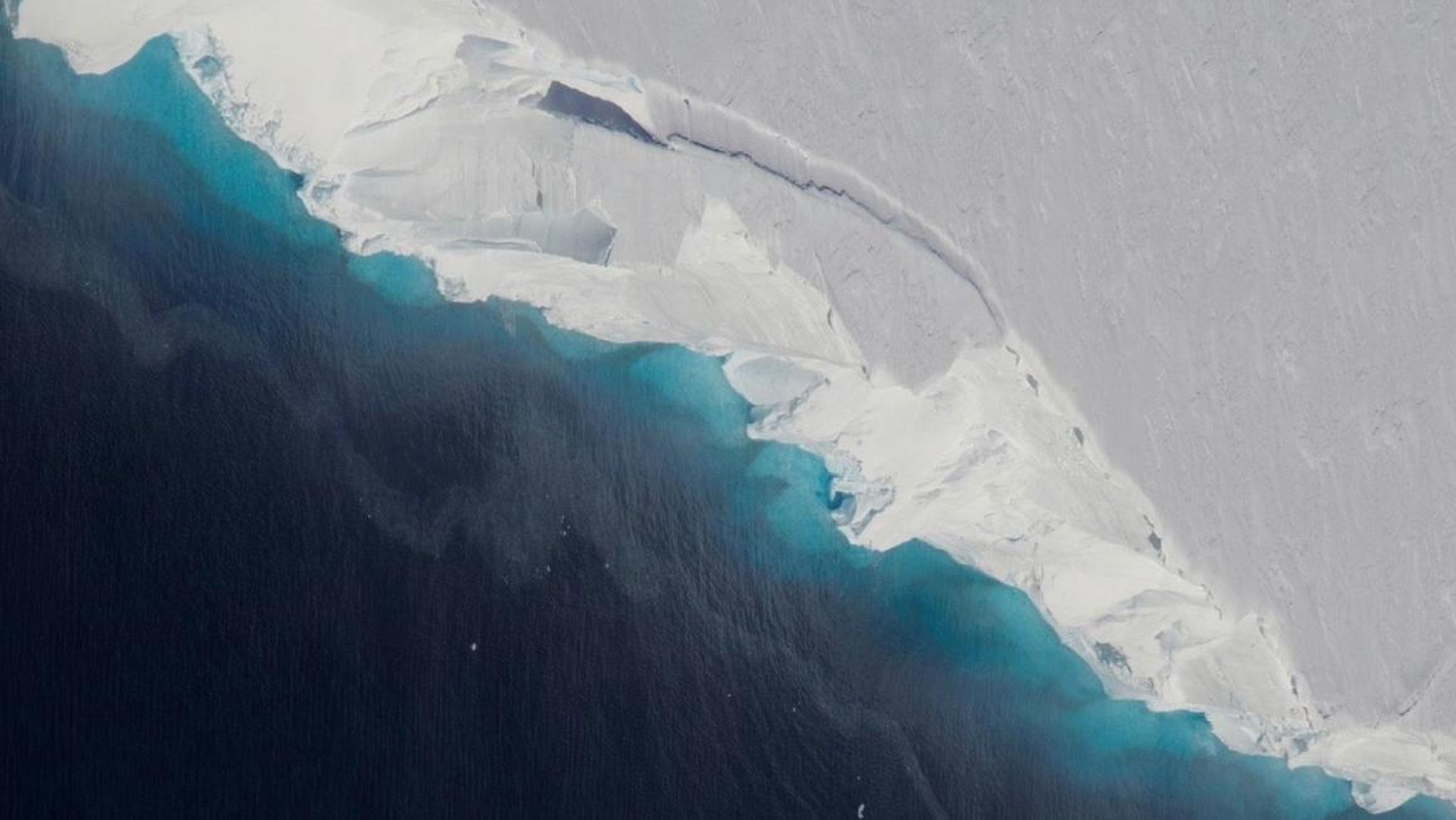 El deshielo del glaciar Thwaites al oeste de la Antártica contribuye un 4% a la subida del nivel del mar en todo el mundo.