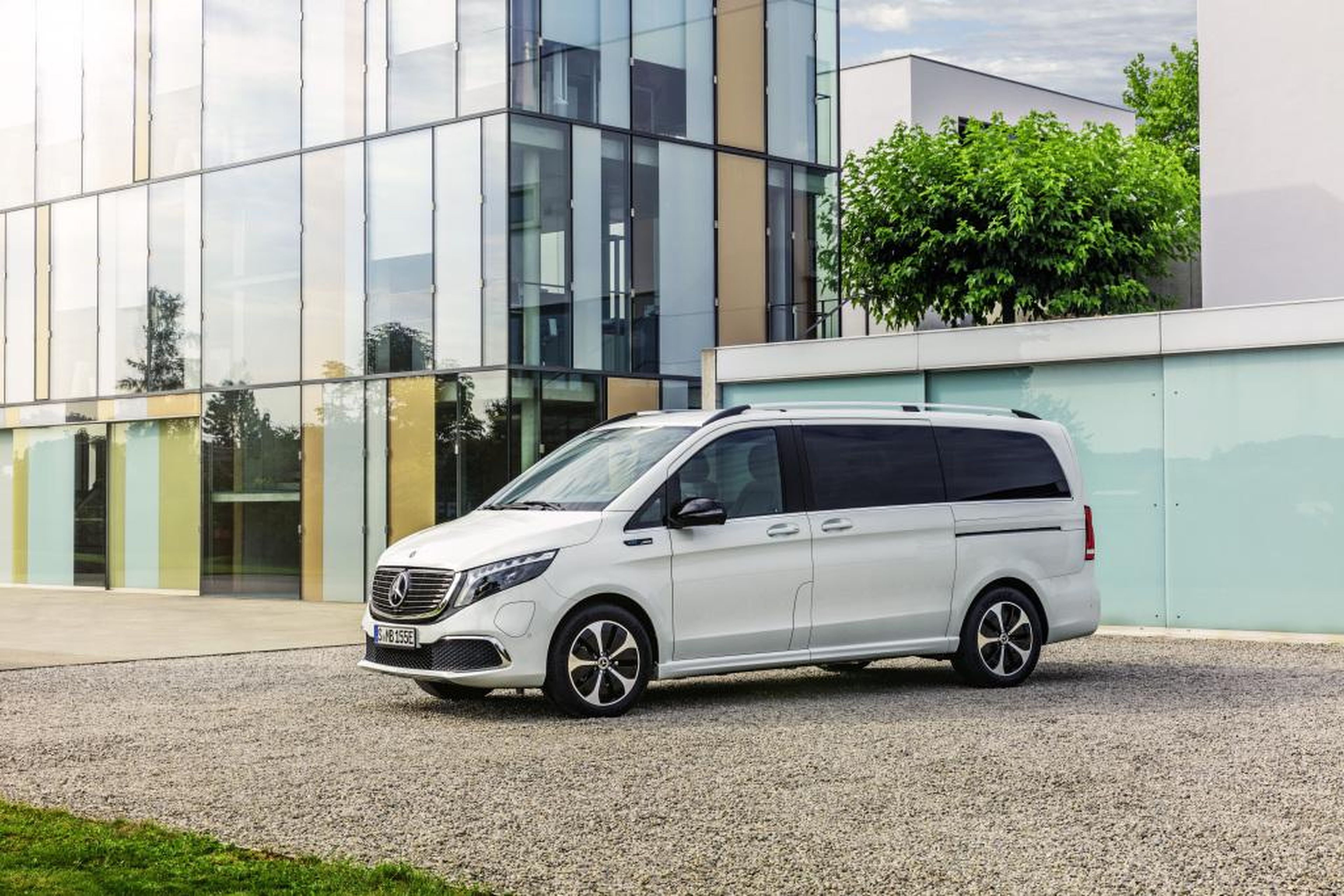 Merc's EQV electric minivan has gone from concept at the Geneva auto show in early 2019 to production vehicle at Frankfurt. Range is estimated to be about 250 miles.