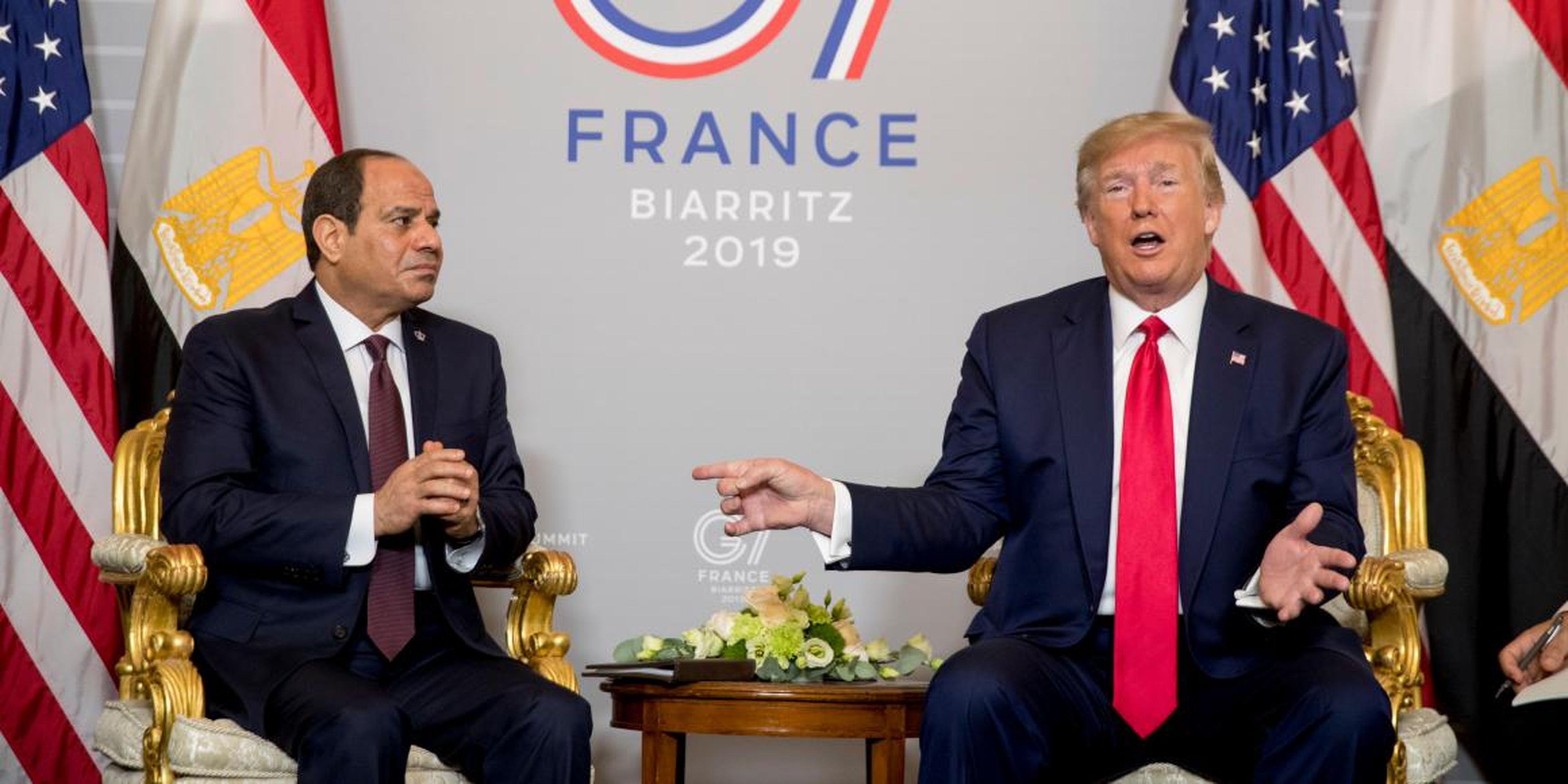 Donald Trump con el presidente egipcio, Al-Sisi, en la cumbre del G7.