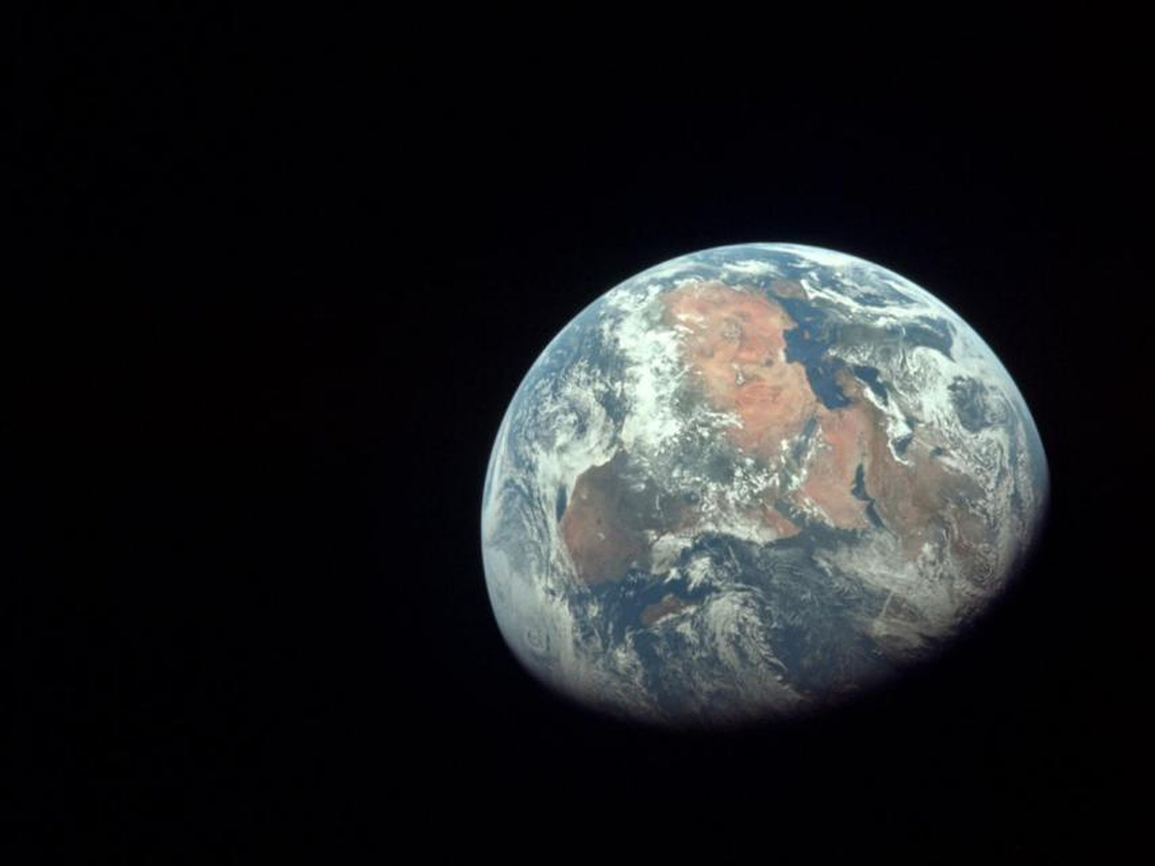 Una vista de África tomada por los astronautas del Apolo 11 el 20 de julio de 1969.