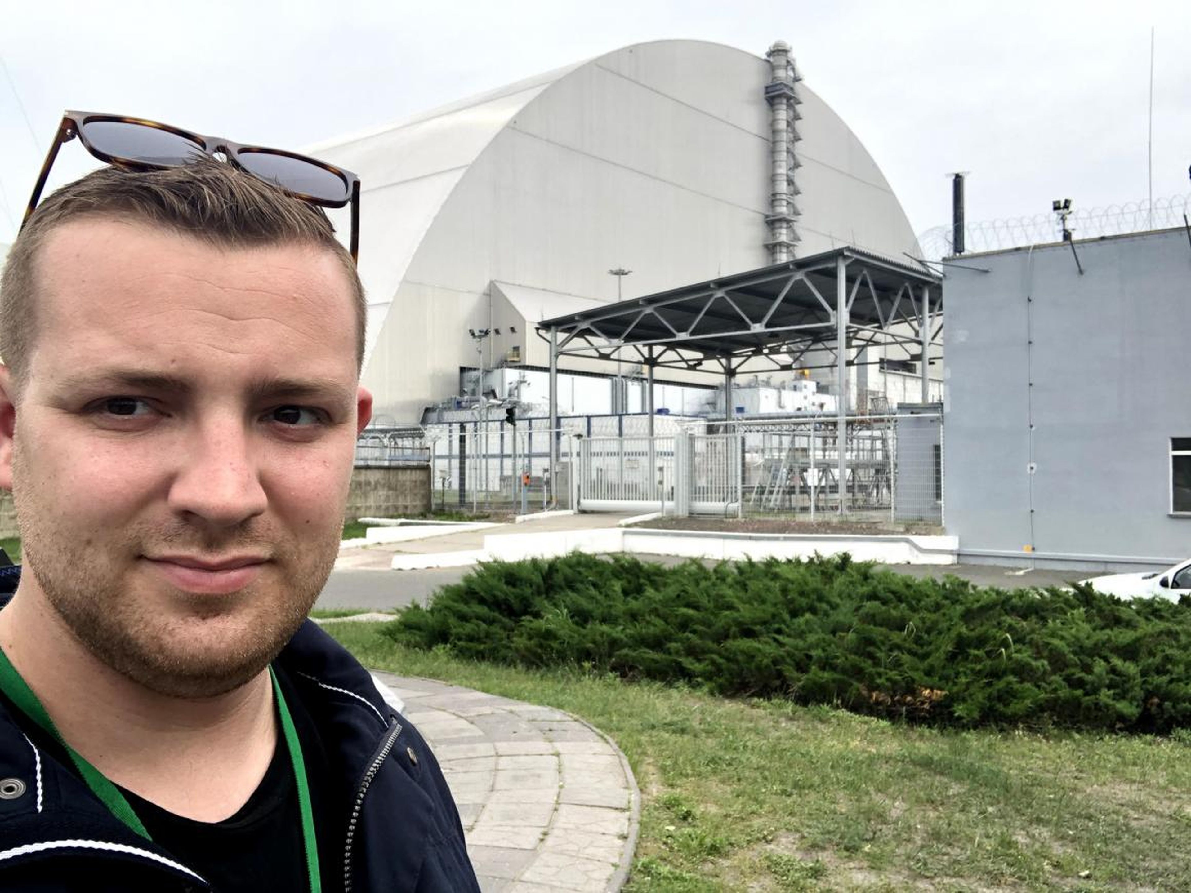 Durante un recorrido por Chernobyl, no puedes tocar el suelo, debes usar pantalones largos, y saber cuáles son los edificios al borde del colapso es imprescindible.