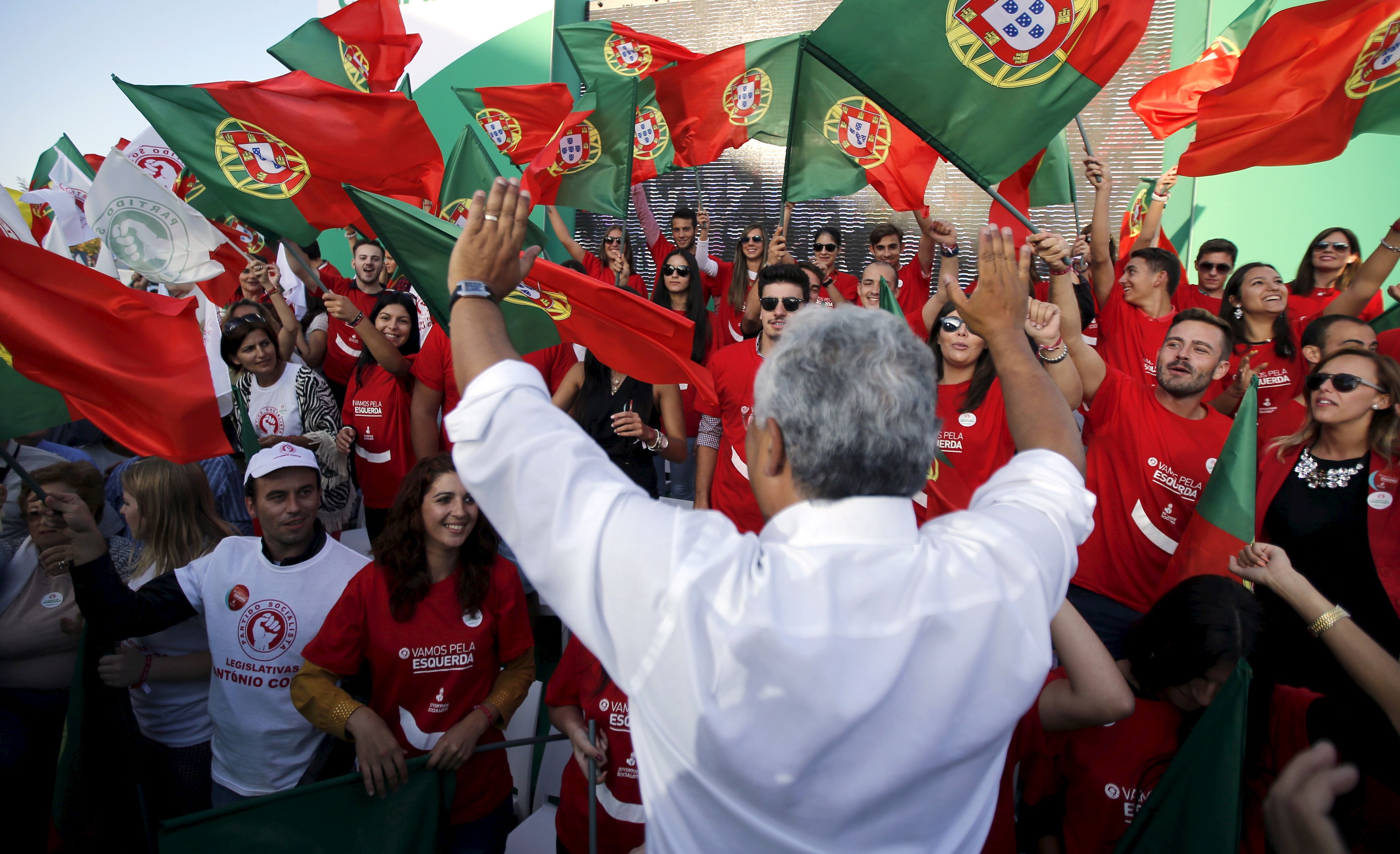 António Costa, líder del Partido Socialista portugués hablándole al pueblo tras las elecciones de 2015