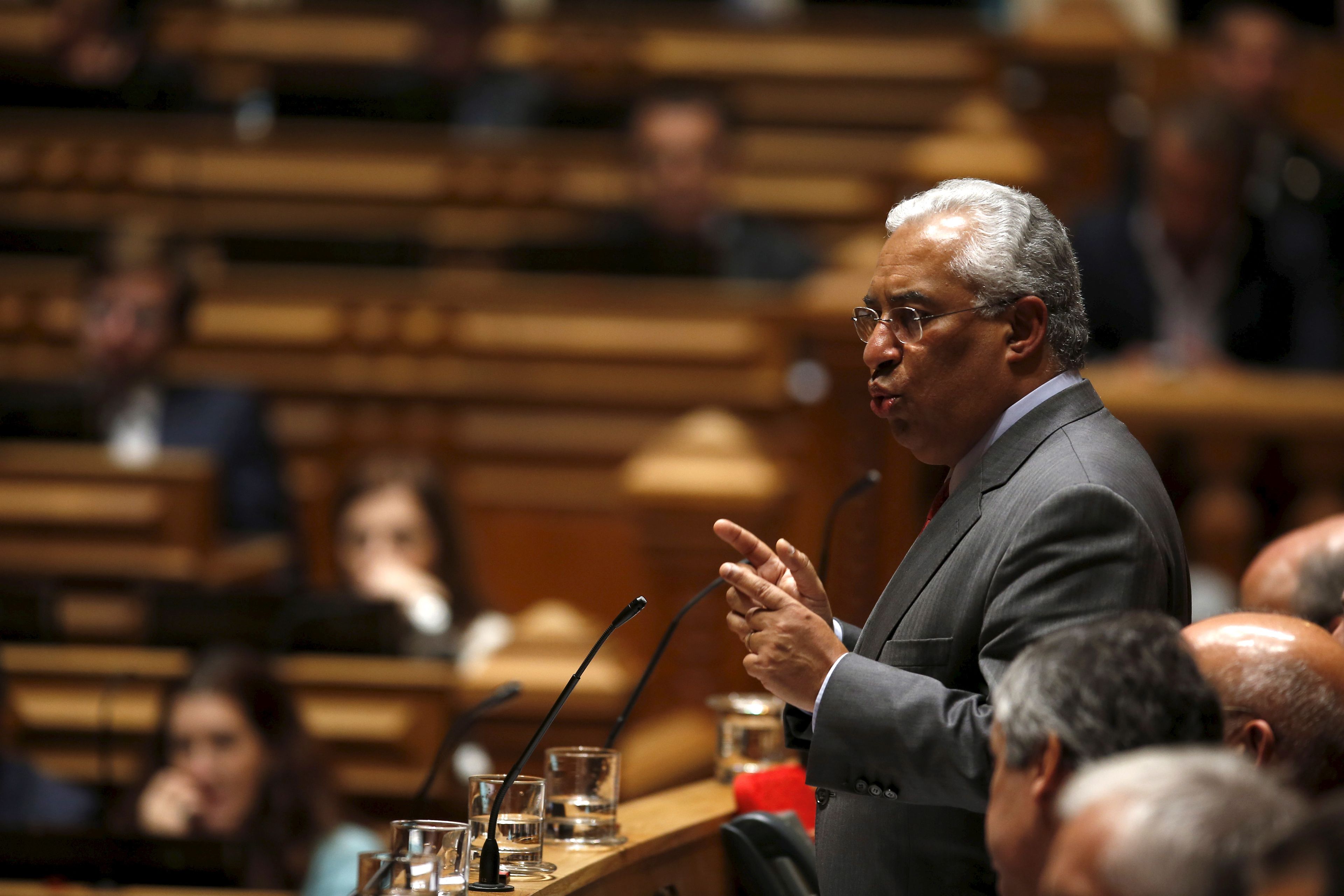António Costa, líder del Partido Socialista portugués hablando en el Parlamento
