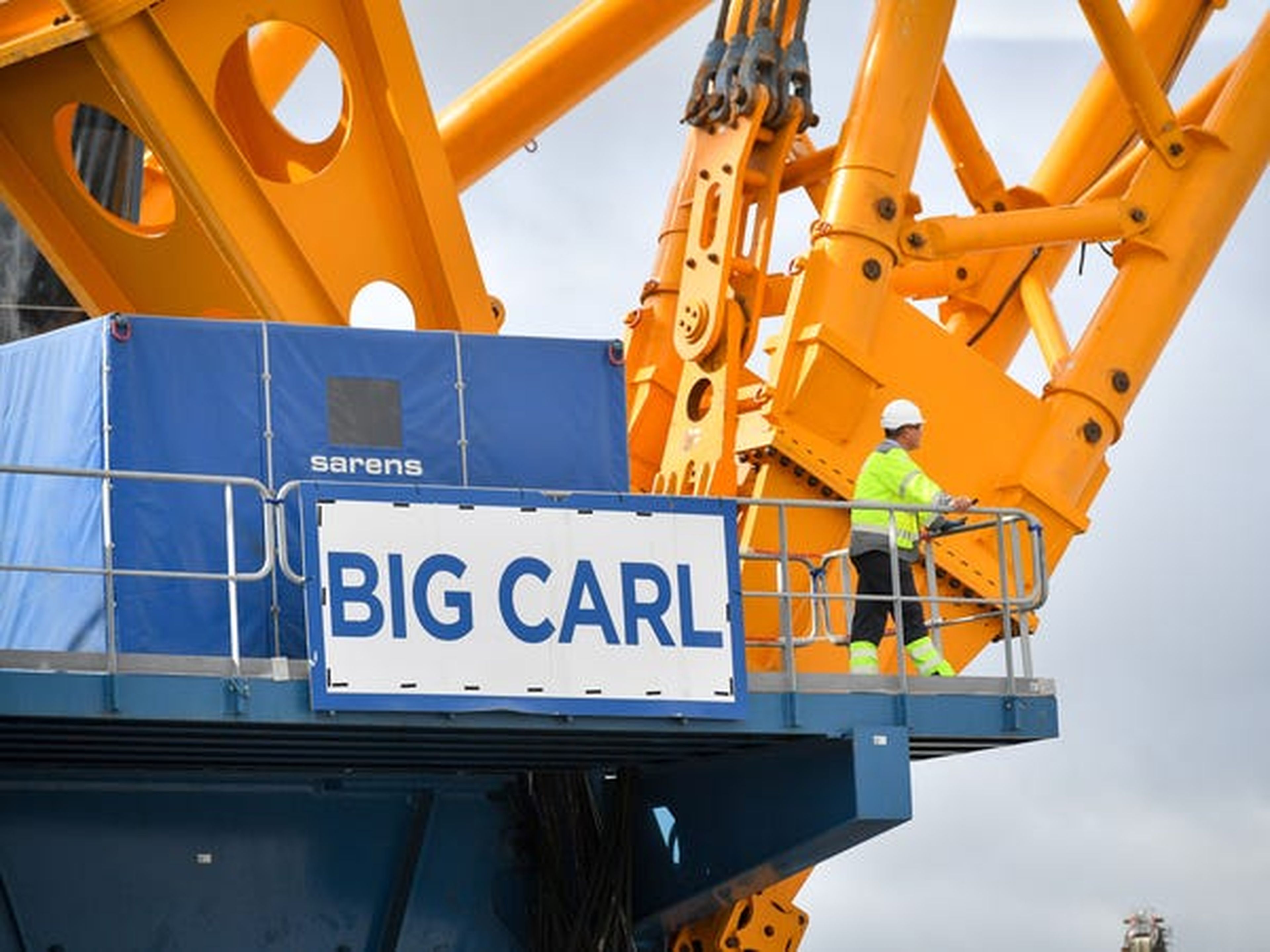 'Big Carl' puede moverse 360 grados en su eje.