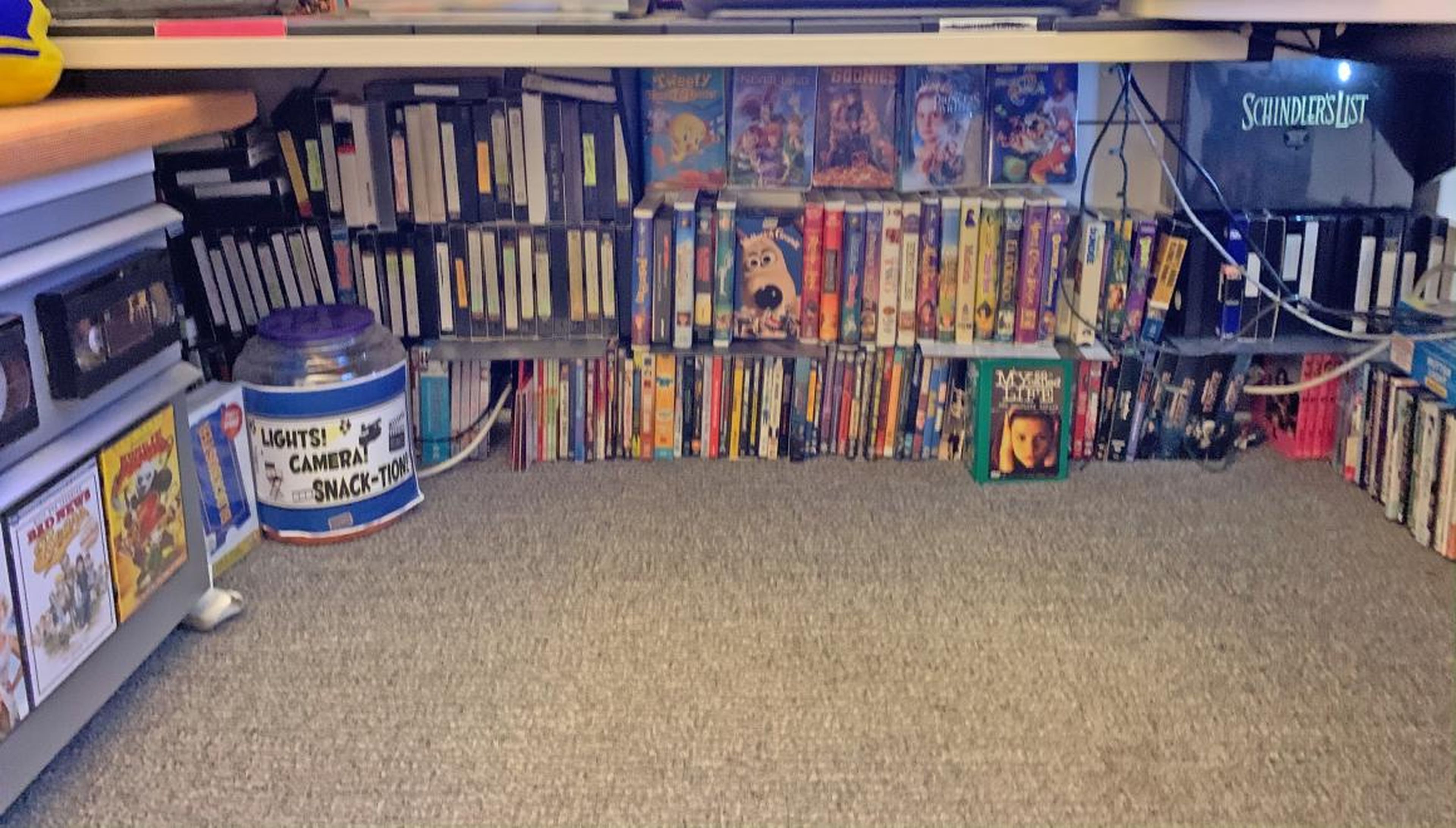 La colección de más de 600 VHS