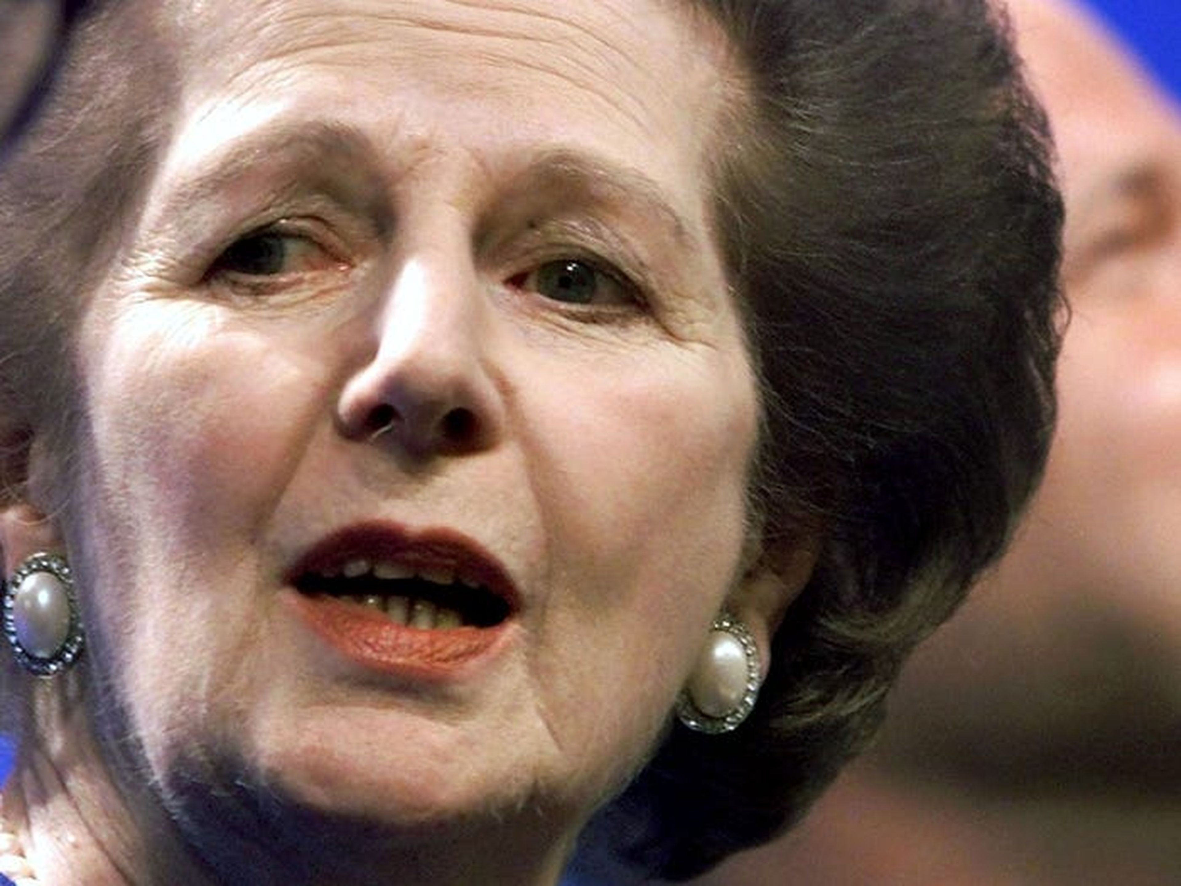 Se dice que Margaret Thatcher ha dormido solo cuatro horas por noche.