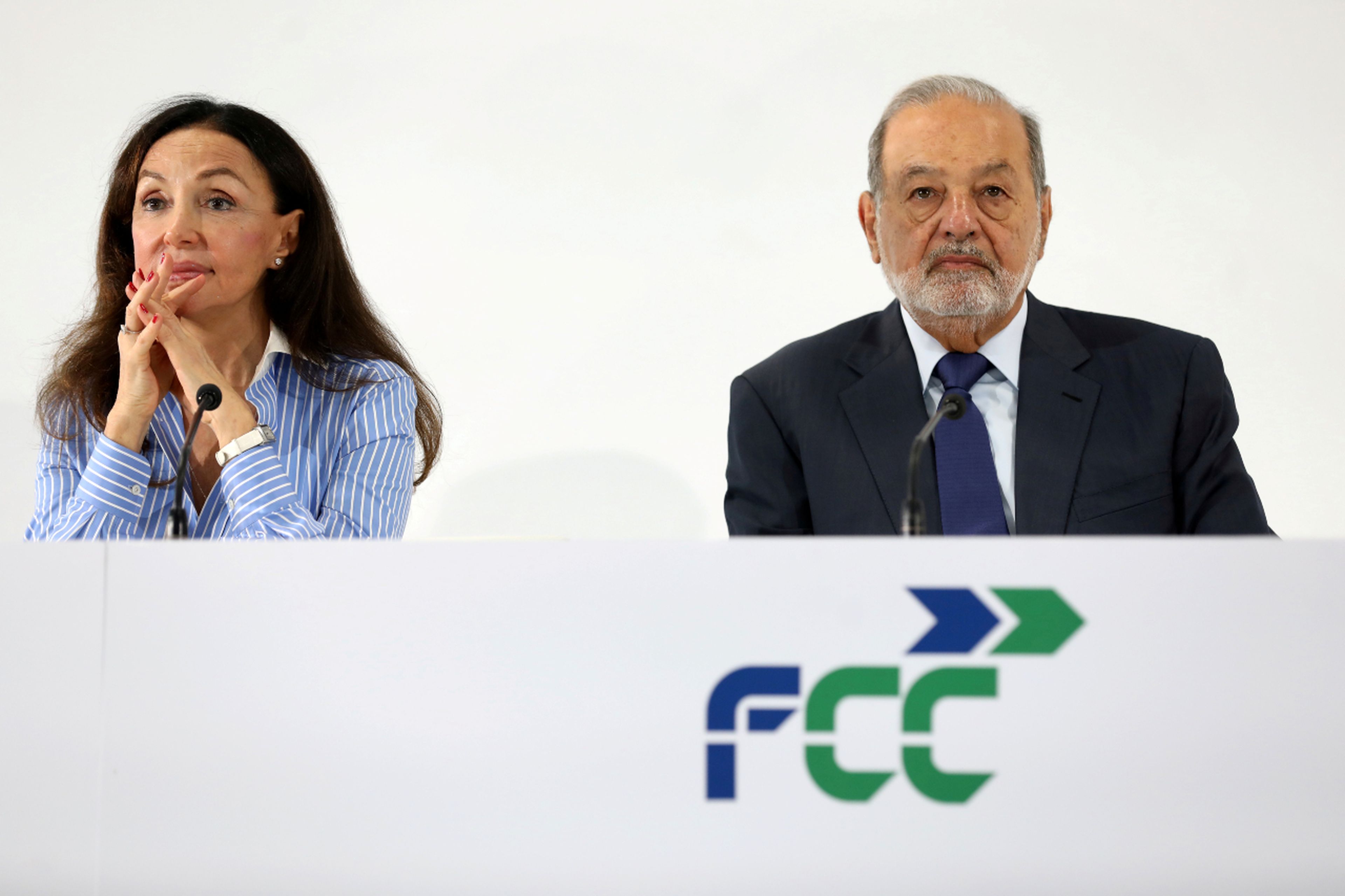 Esther Koplowitz (izquierda) y Carlos Slim durante la presentación del plan estratégico de FCC. 