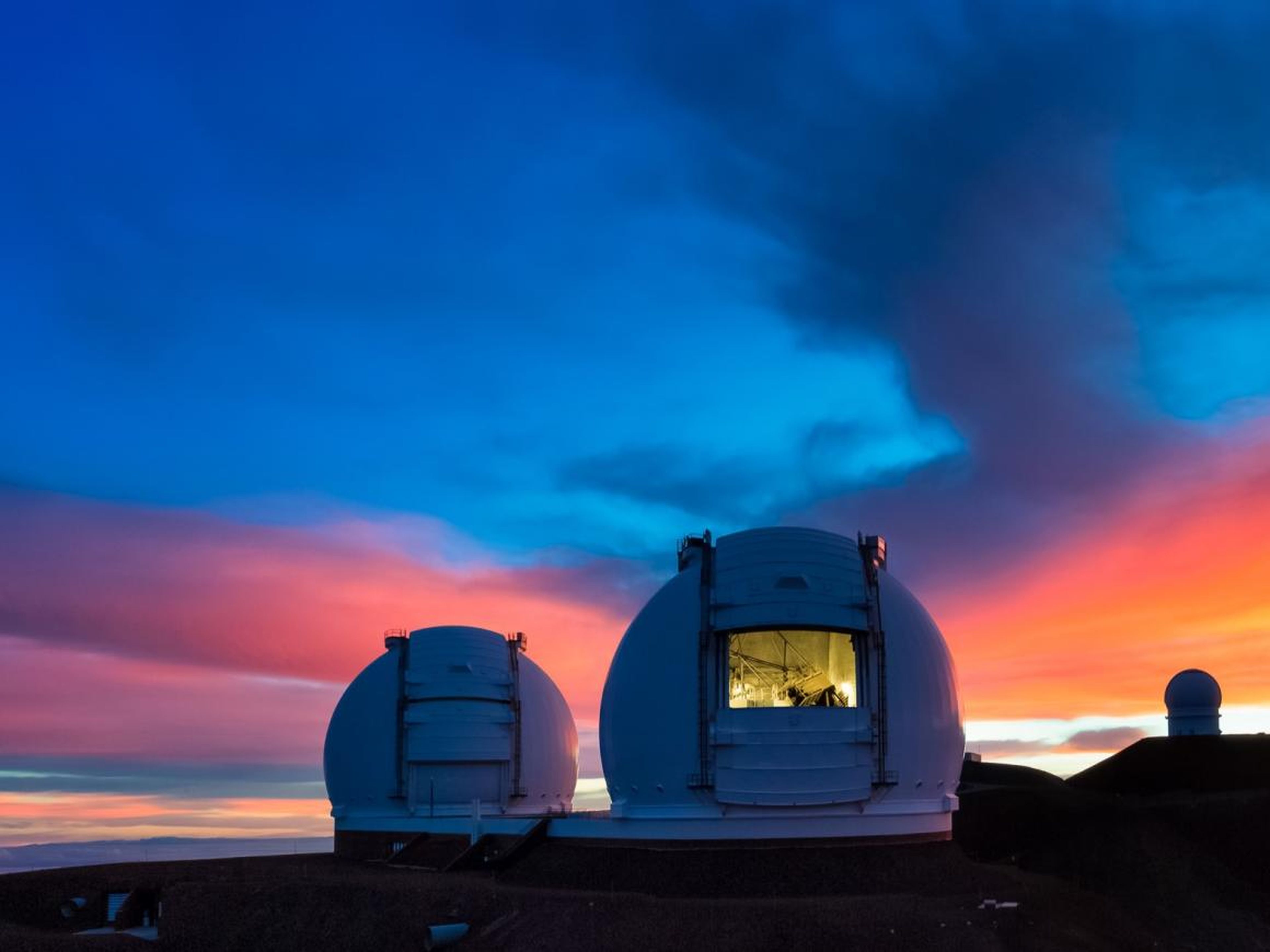 Los telescopios Keck I y Keck II en Mauna Kea en Hawaii.