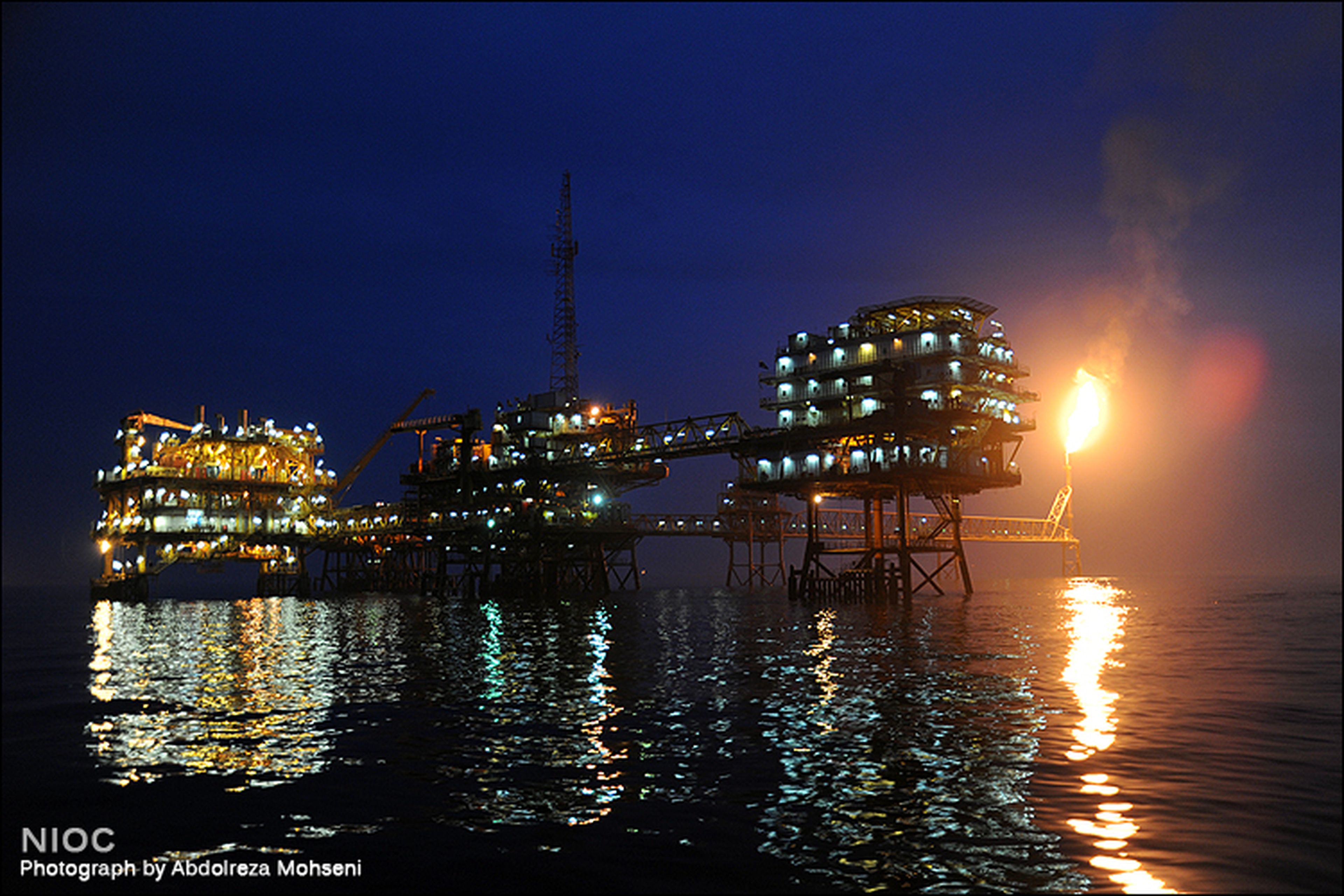 Una planta petrolífera en el mar de National Iranian Oil Company