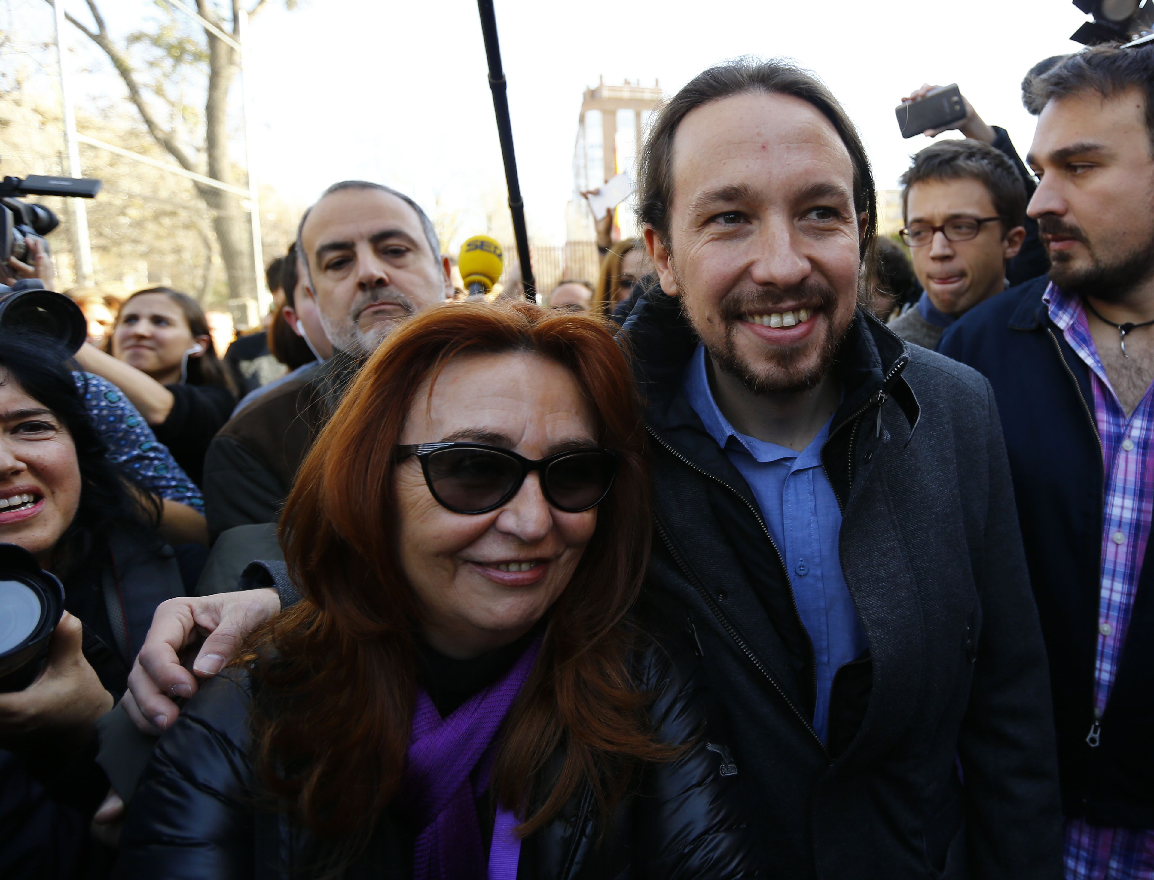 Pablo Iglesias junto a su madre, Luisa Turrión, en una foto de archivo de 2015.