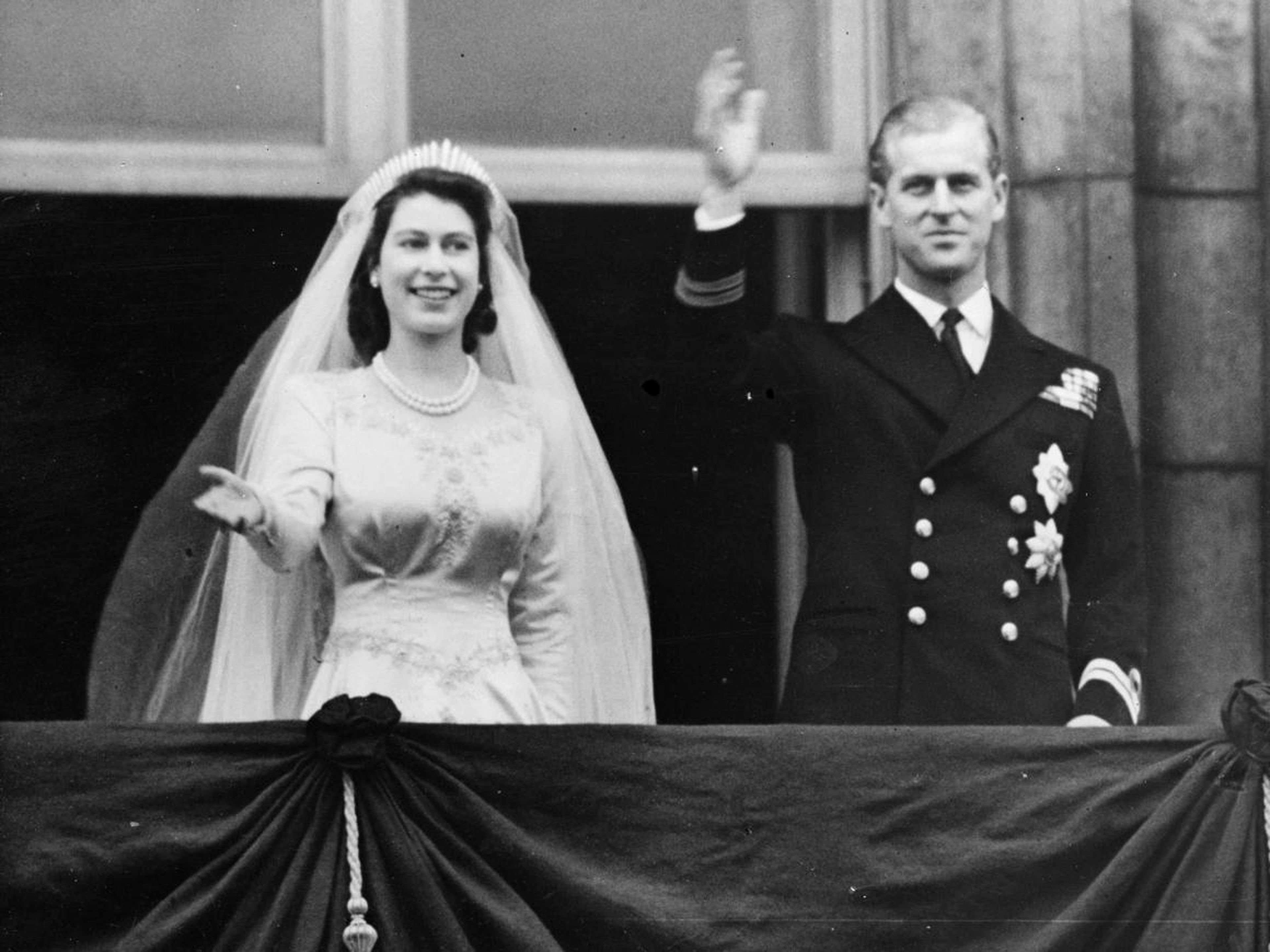 El príncipe Felipe se convirtió en miembro de la familia real británica al contraer matrimonio con la reina, la entonces princesa Isabel, el 20 de noviembre de 1947.