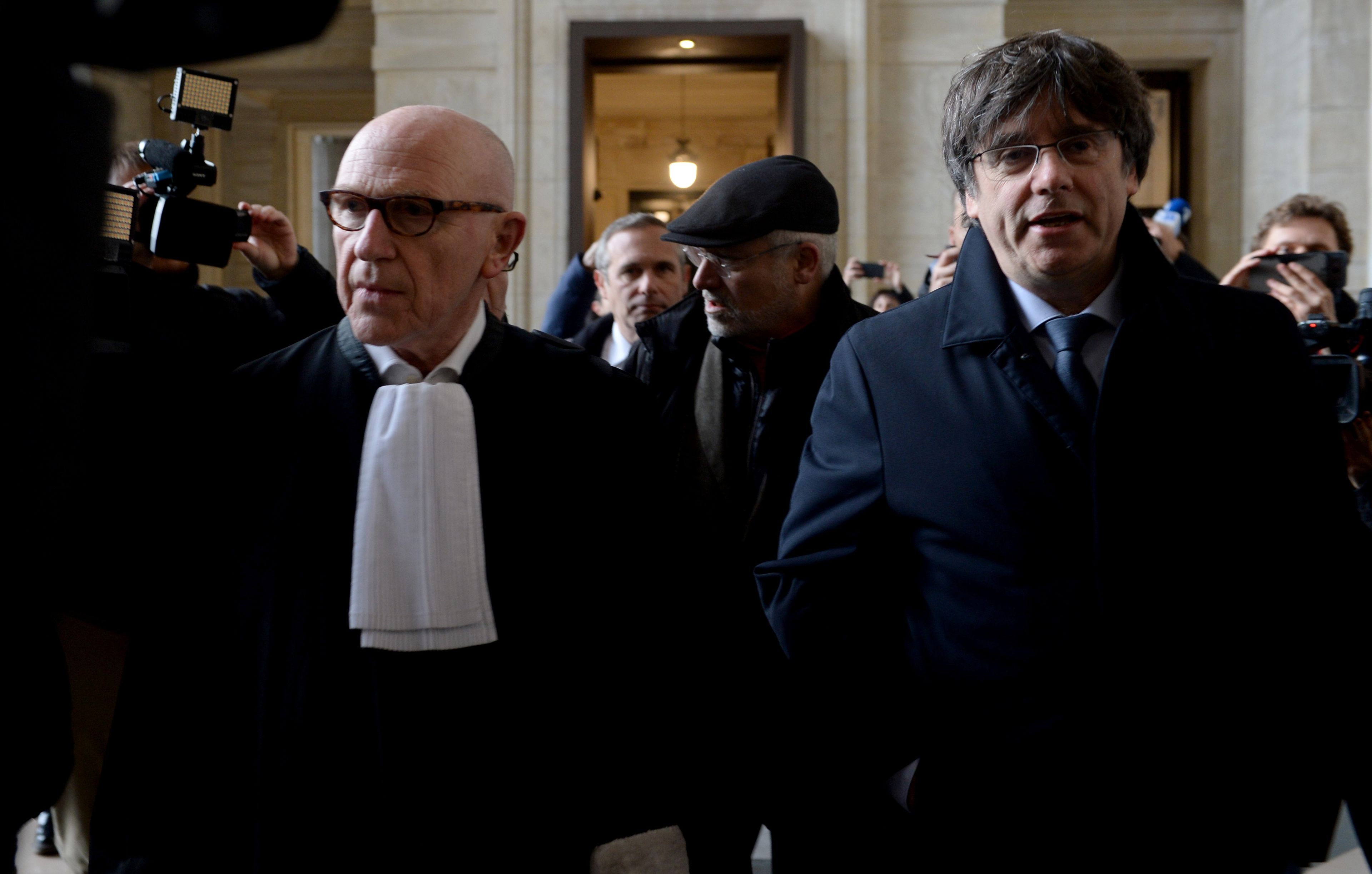 Puigdemont, a su llegada al juzgado belga que determinará si ejecuta o no su euroorden.