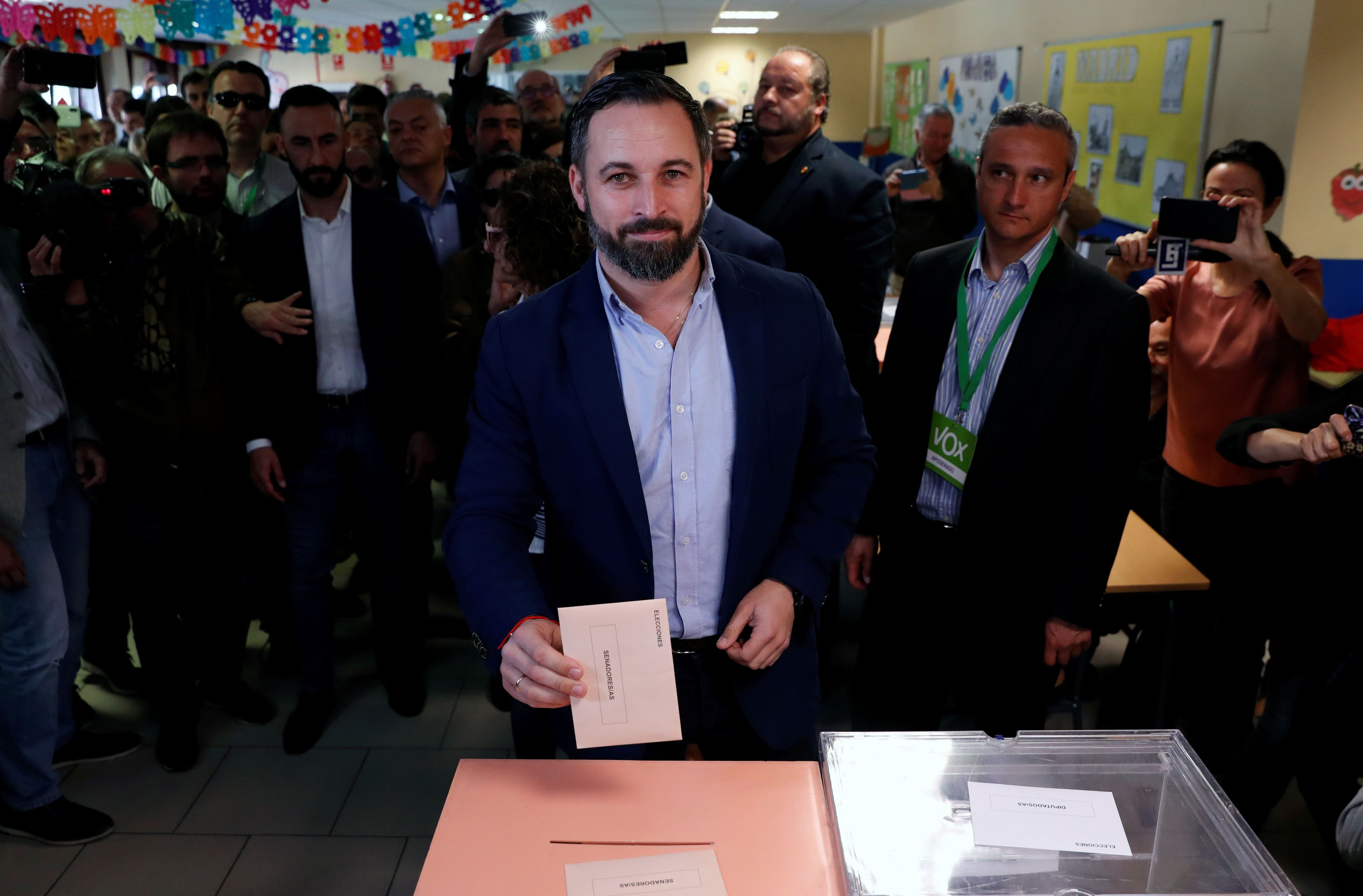 Santiago Abascal votando el 28-A.