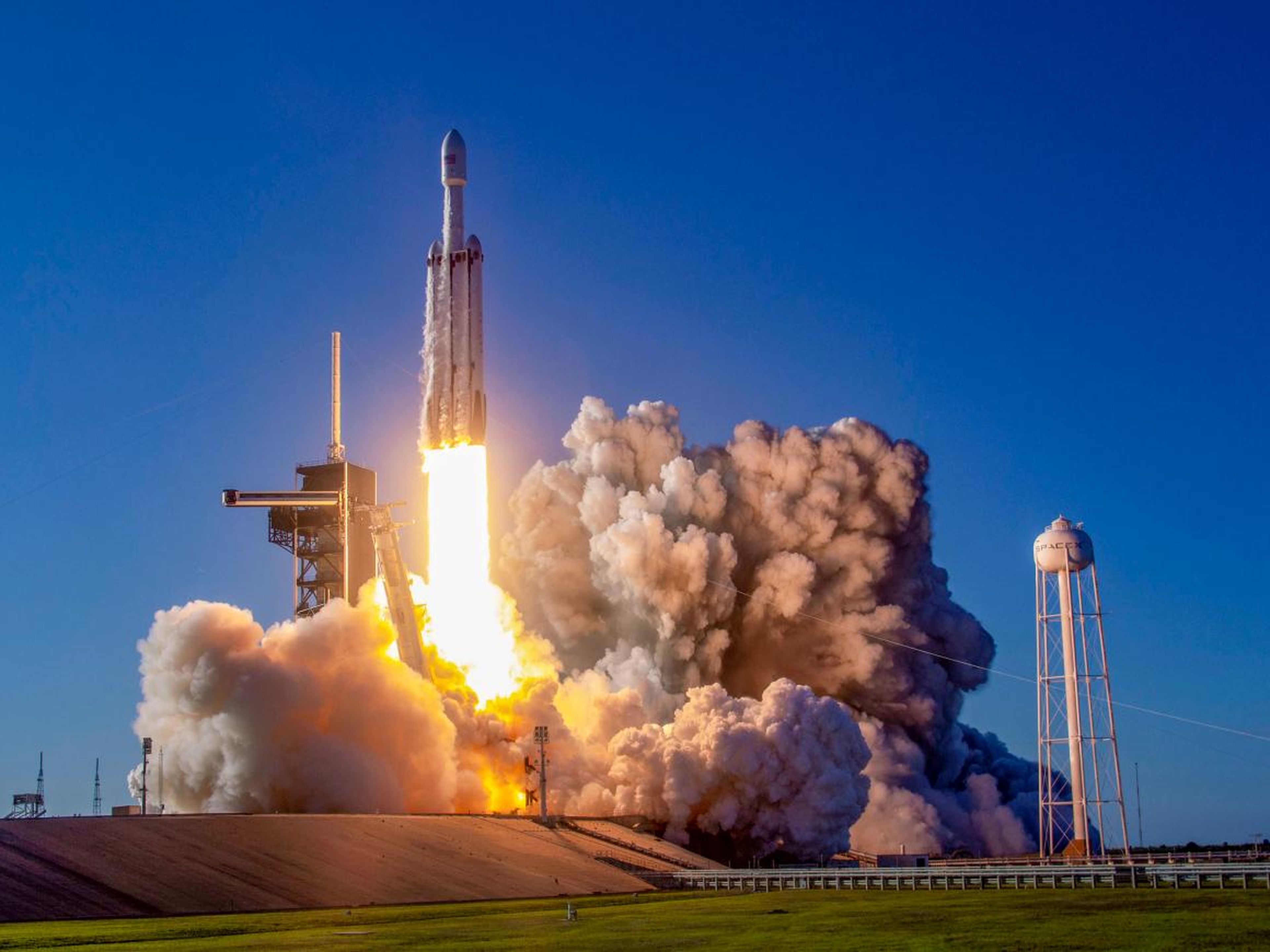SpaceX lanza por segunda vez el cohete Falcon Heavy el 11 de abril de 2019.