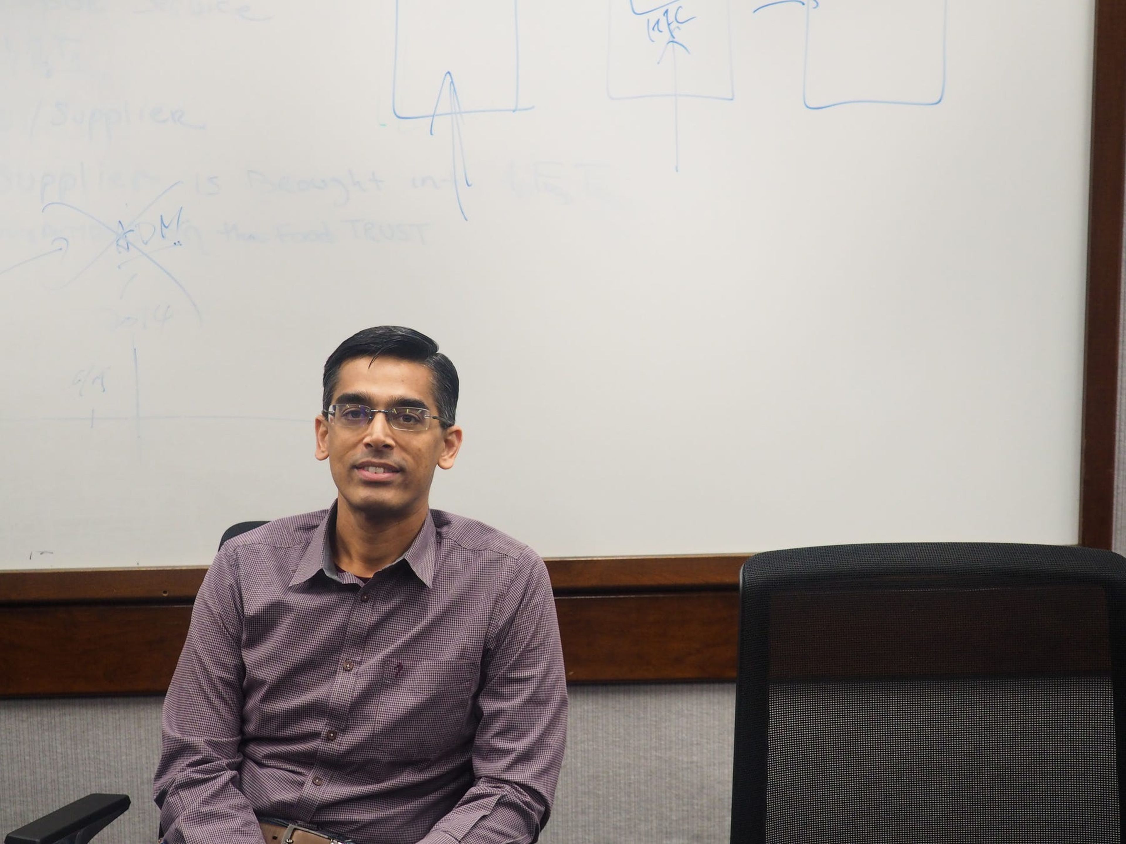 Sriram Raghavan es el vicepresidente de IBM Research AI.