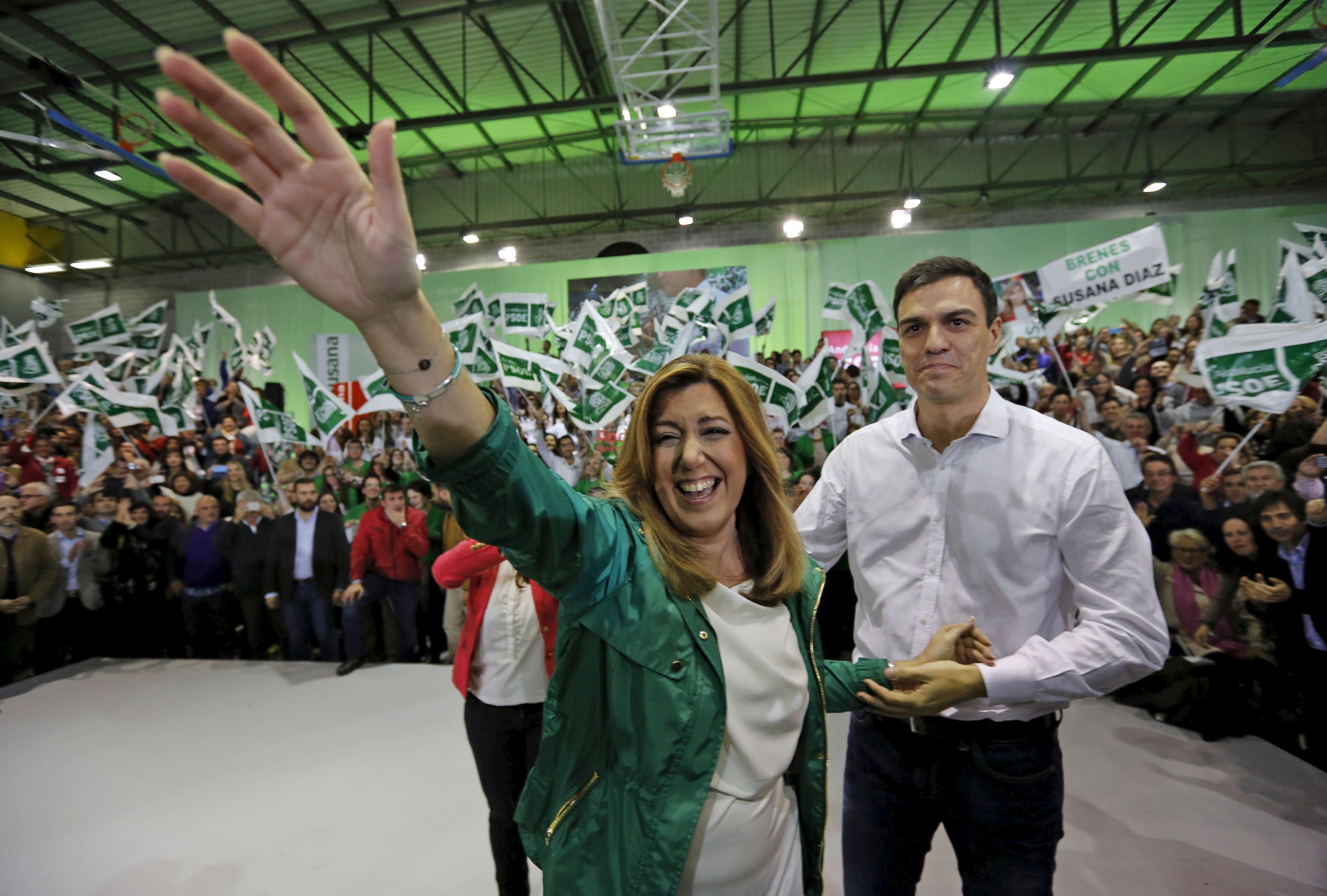 Susana Díaz y Pedro Sánchez en un acto de campaña de las elecciones locales de 2015.