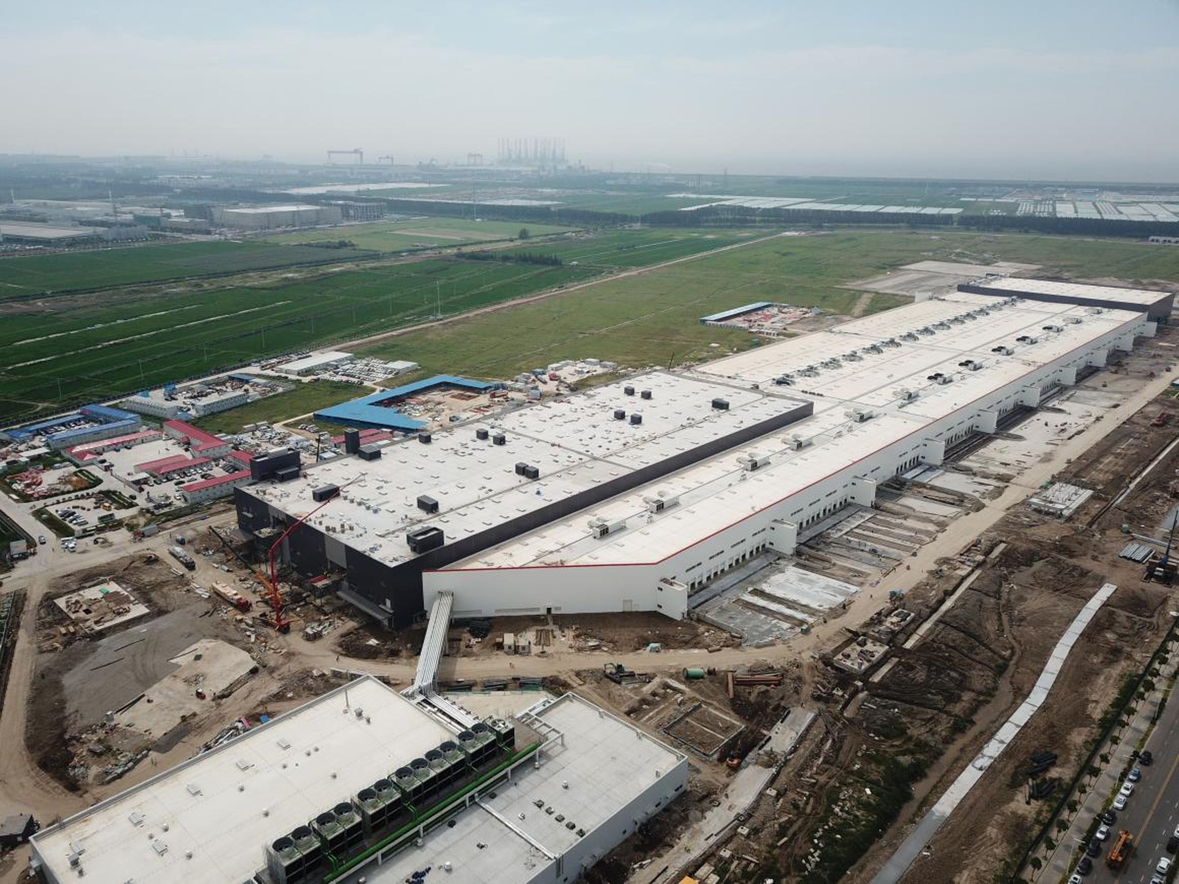 La fábrica de Tesla estaba casi terminada en agosto cuando se tomó esta foto. Algunos informes indican que la compañía podría comenzar la producción allí en el cuarto trimestre de 2019.