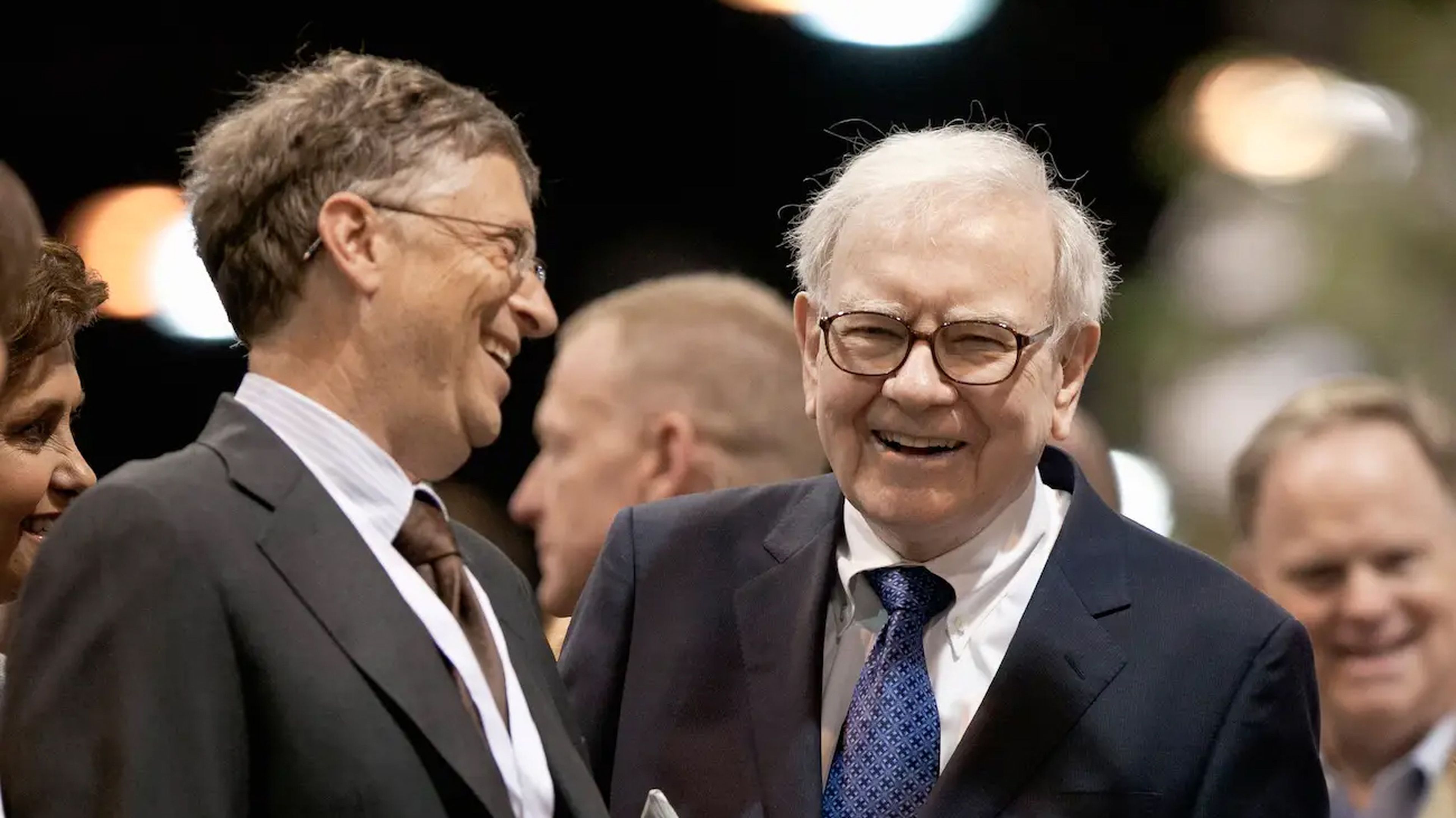 La adopción inteligente de riesgos, la concentración y la determinación ayudan a multimillonarios como Bill Gates y Warren Buffett a construir y mantener su riqueza.
