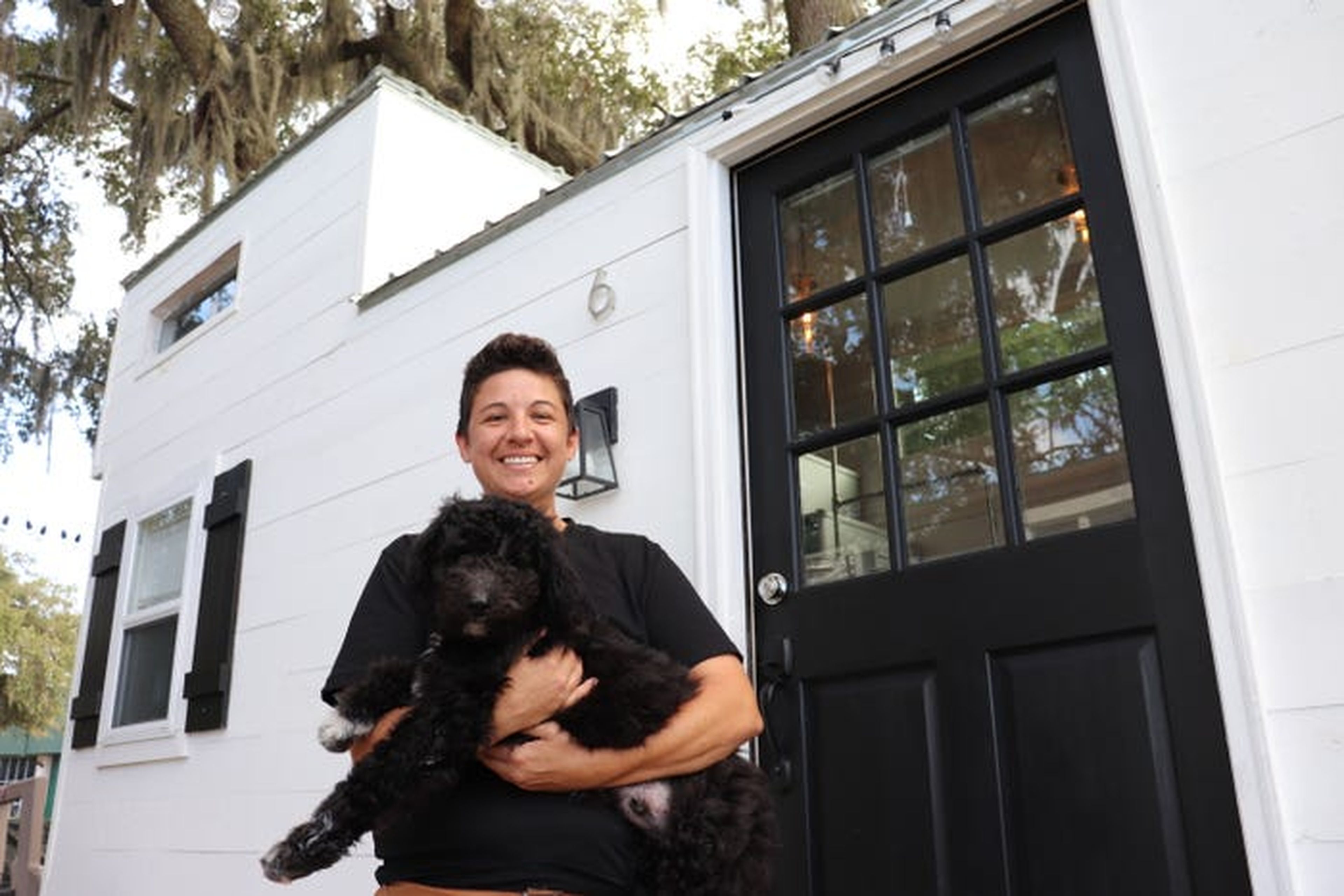 Amanda Burger en su pequeña casa en Florida.