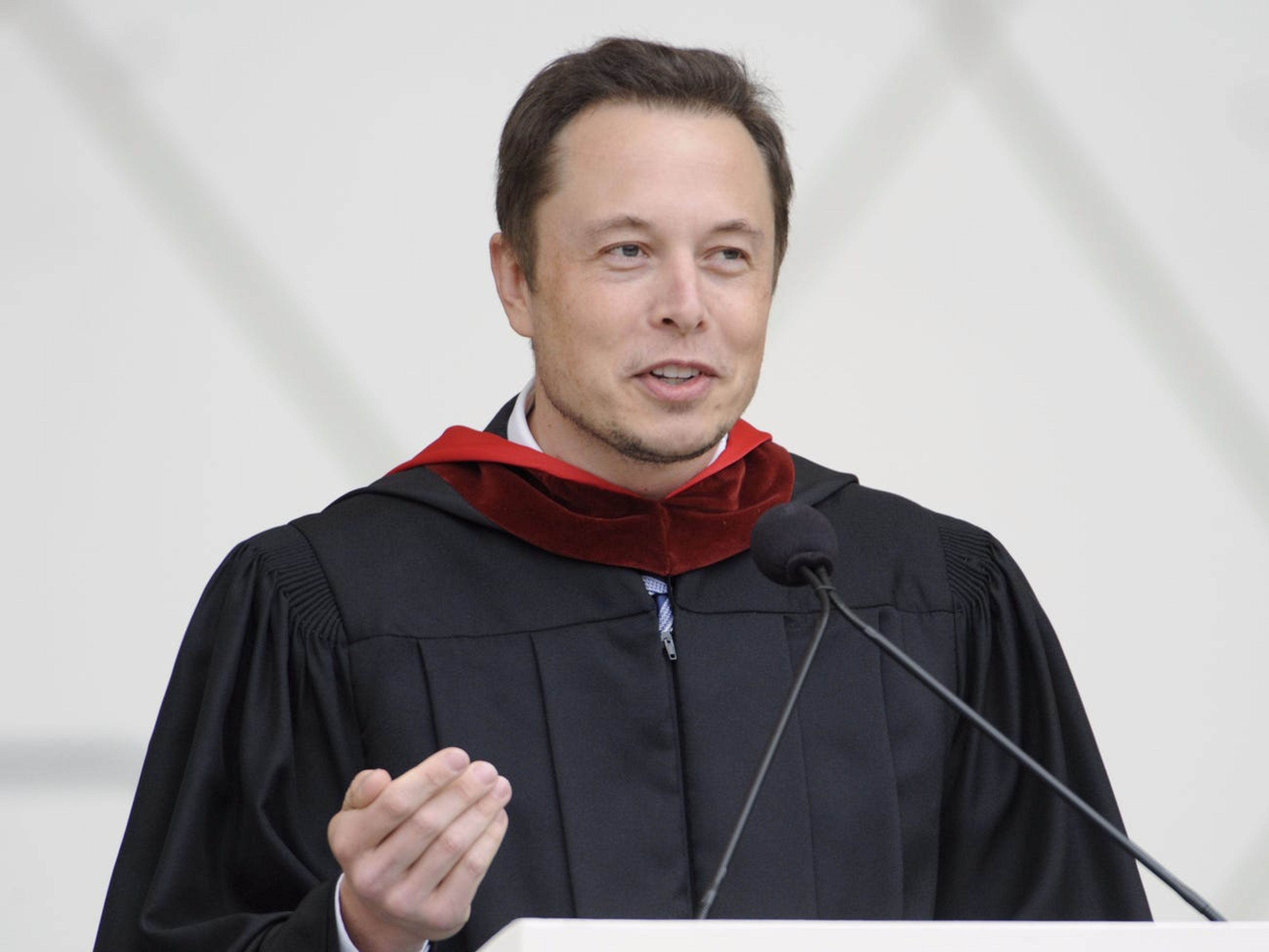 Elon Musk en su graduación