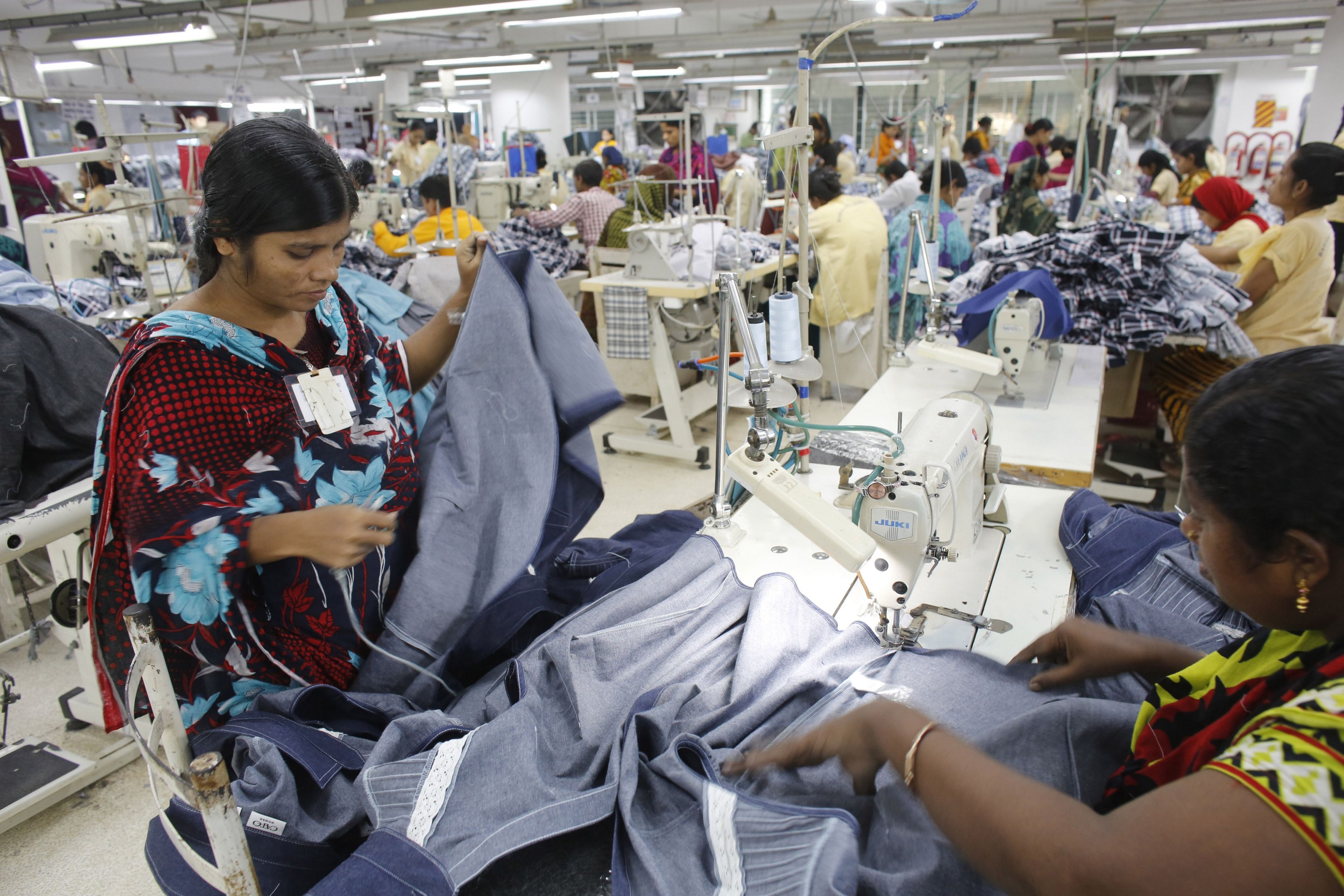 Fábrica textil en Dhaka, Bangladesh