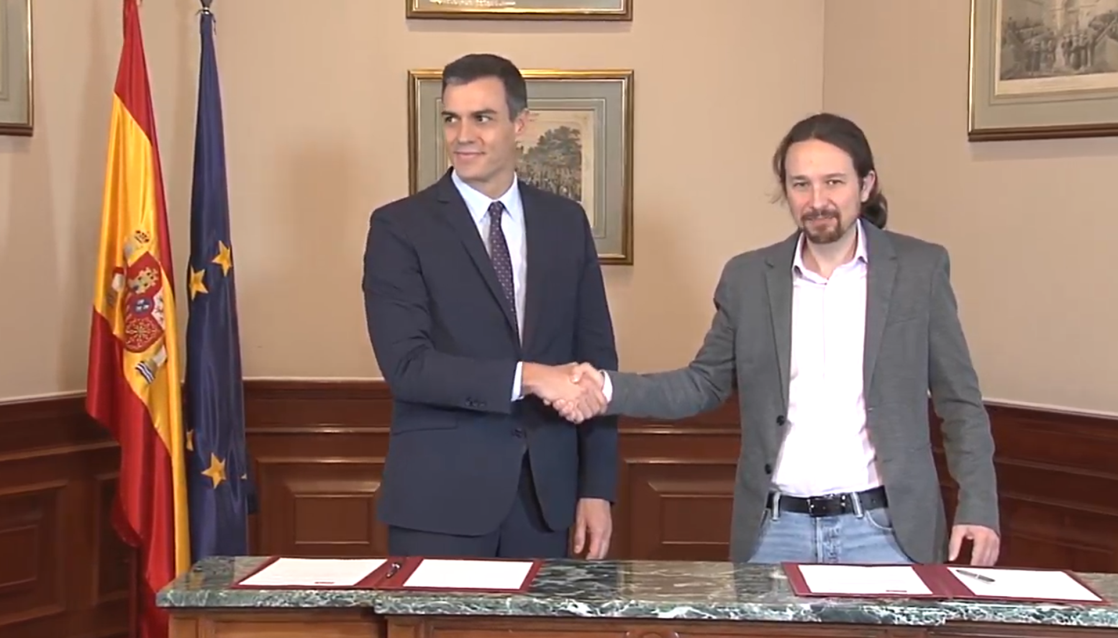 Firma del Gobierno de coalición entre PSOE y Podemos.