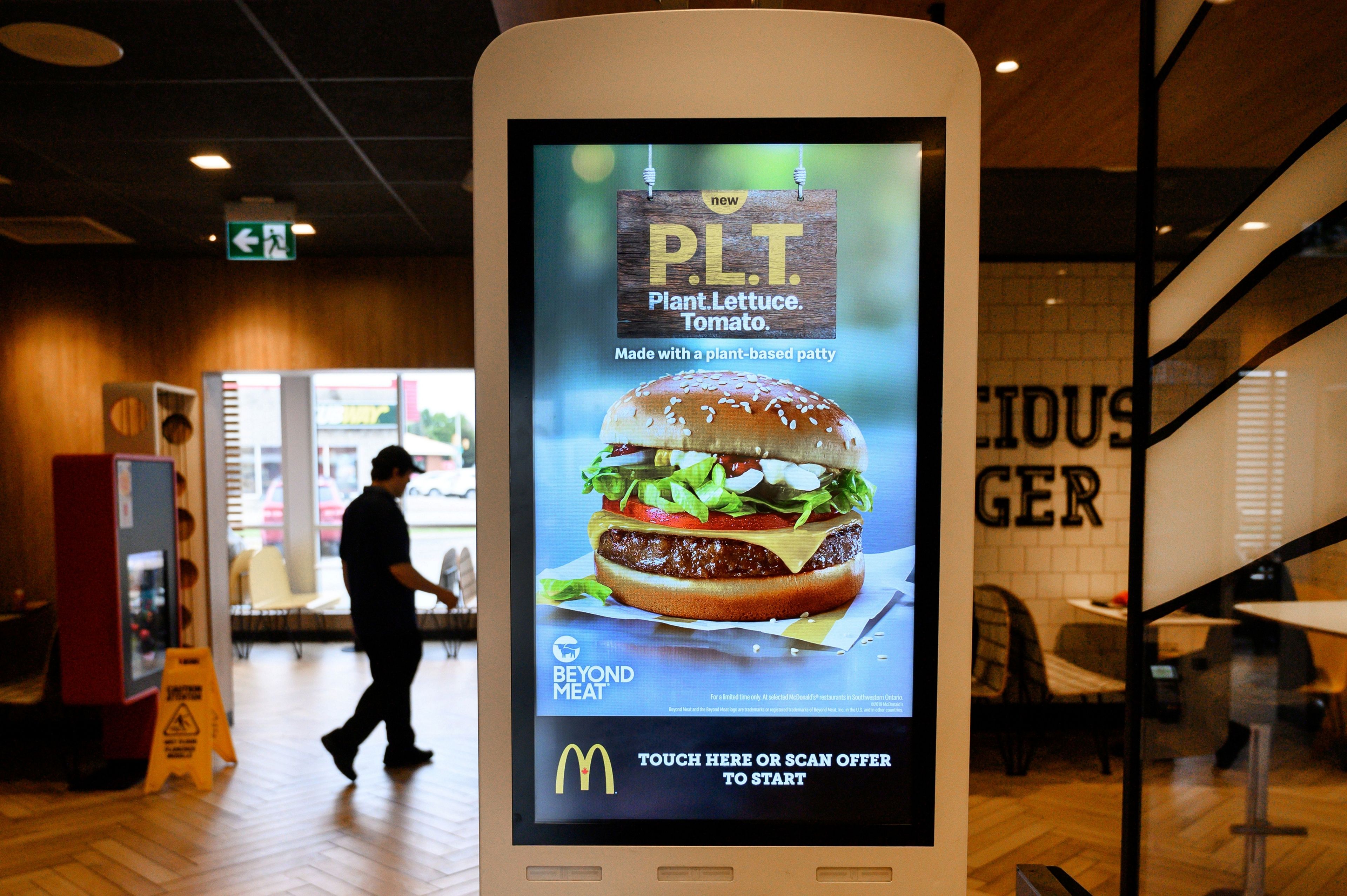 McDonald's se alió con la estadounidense Impossible Foods para comenzar a vender una hamburguesa hecha con proteínas vegetales