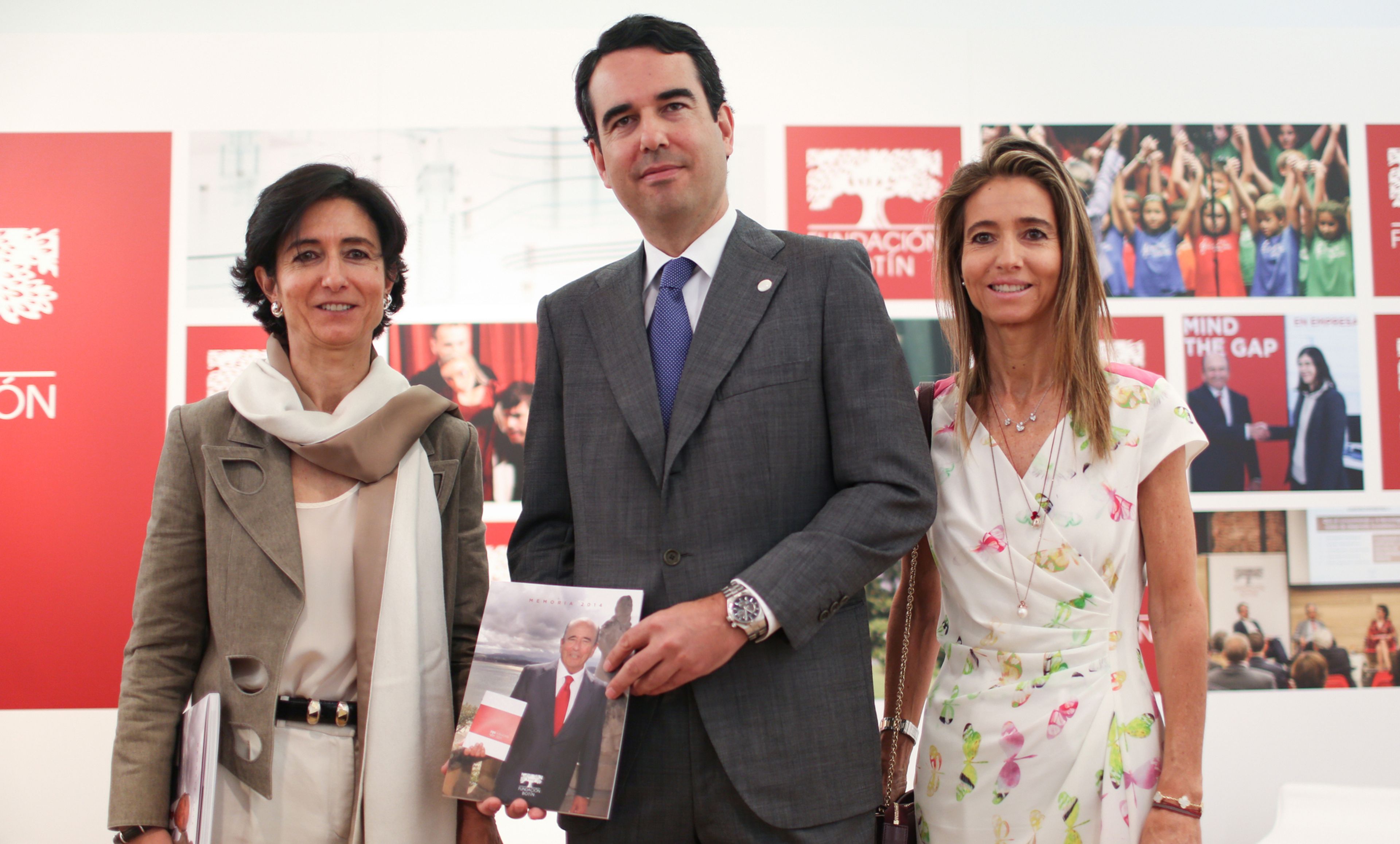 Javier Botín, consejero del Santander y presidente de la Fundación Botín, junto a sus hermanas Paloma y Carolina