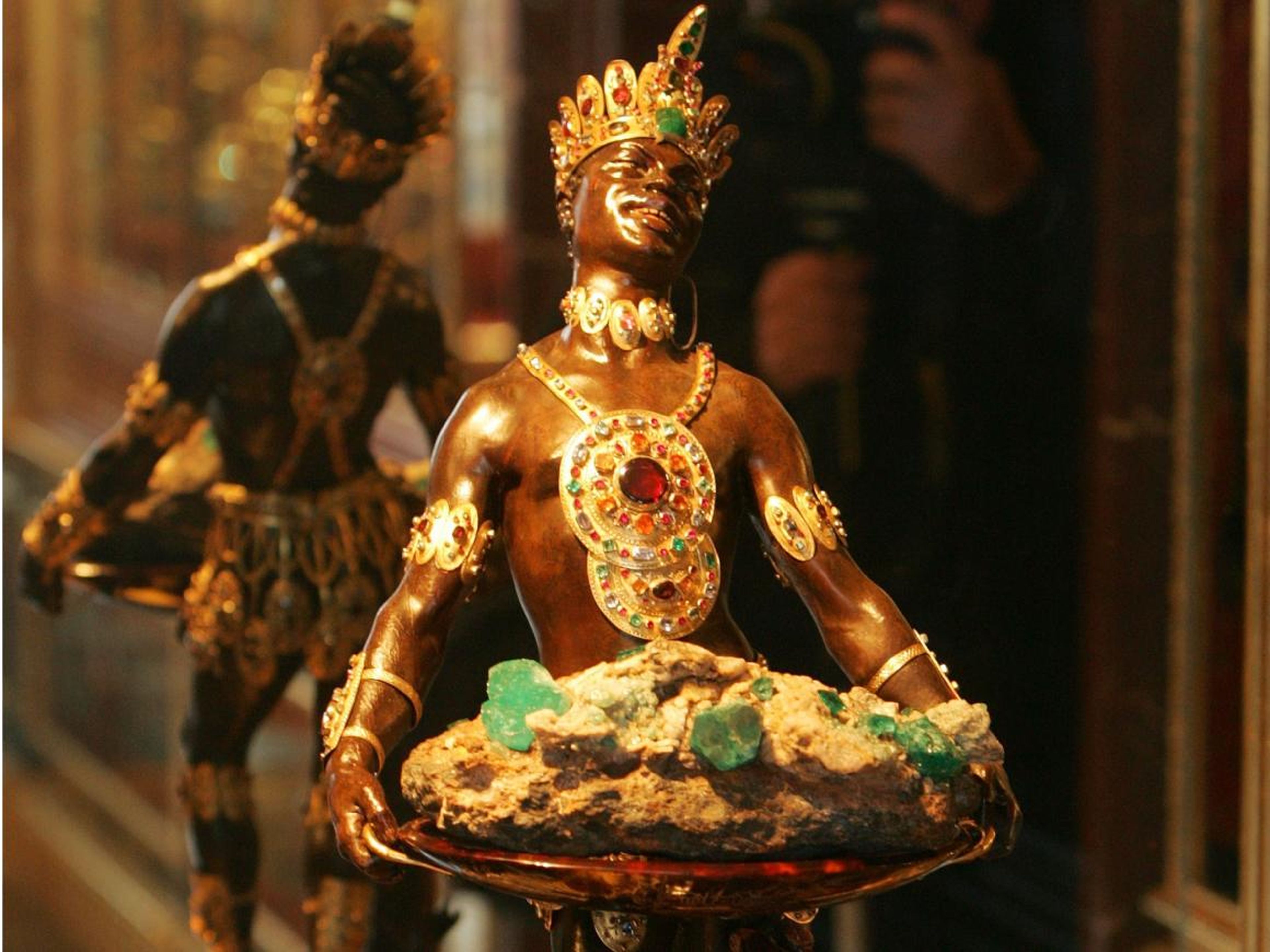 "Negro con bandeja de diamantes", escultura de la Bóveda Verde del Palacio de Dresde.