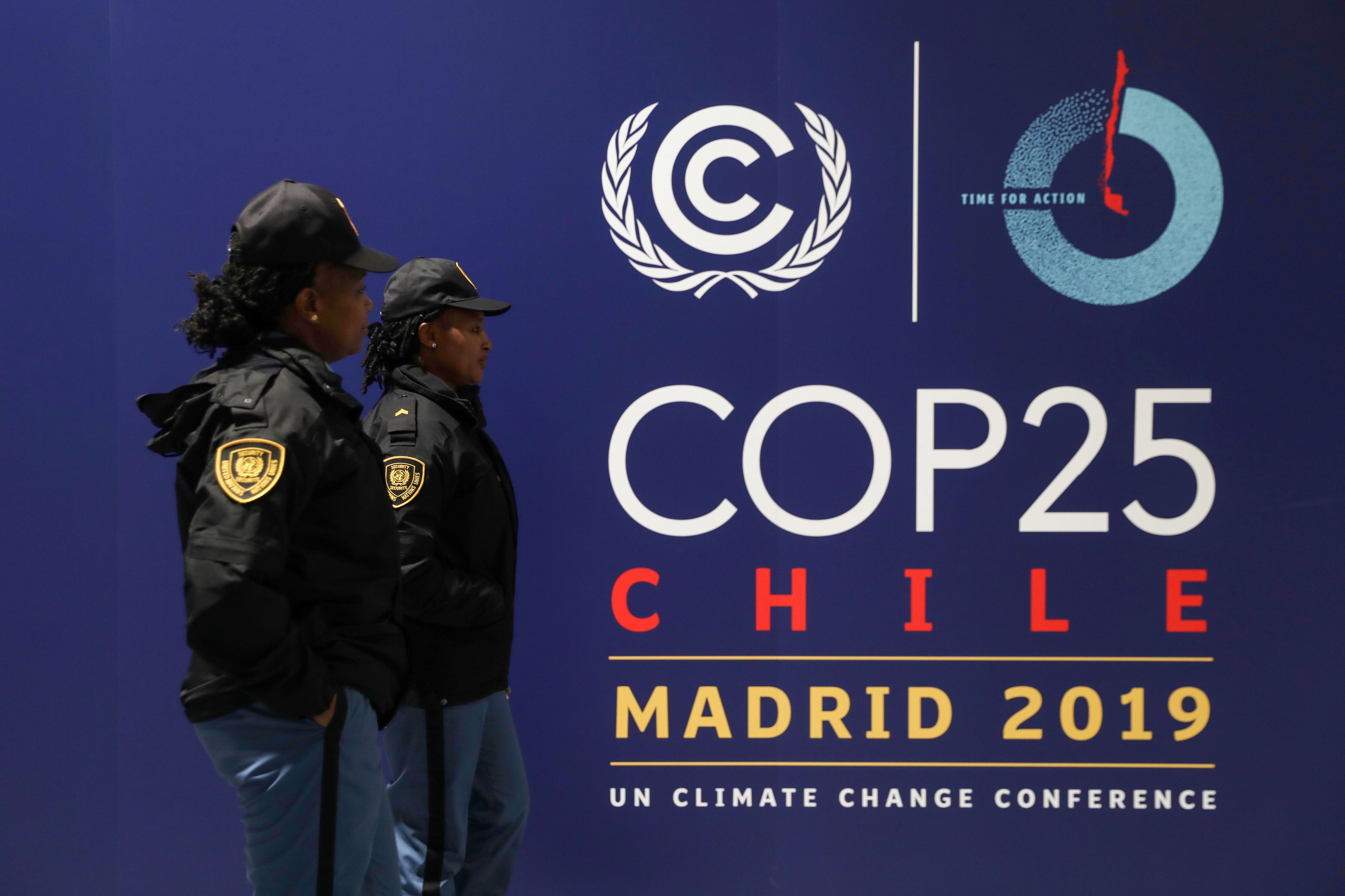 Mujeres de la seguridad de la COP25 en Madrid.