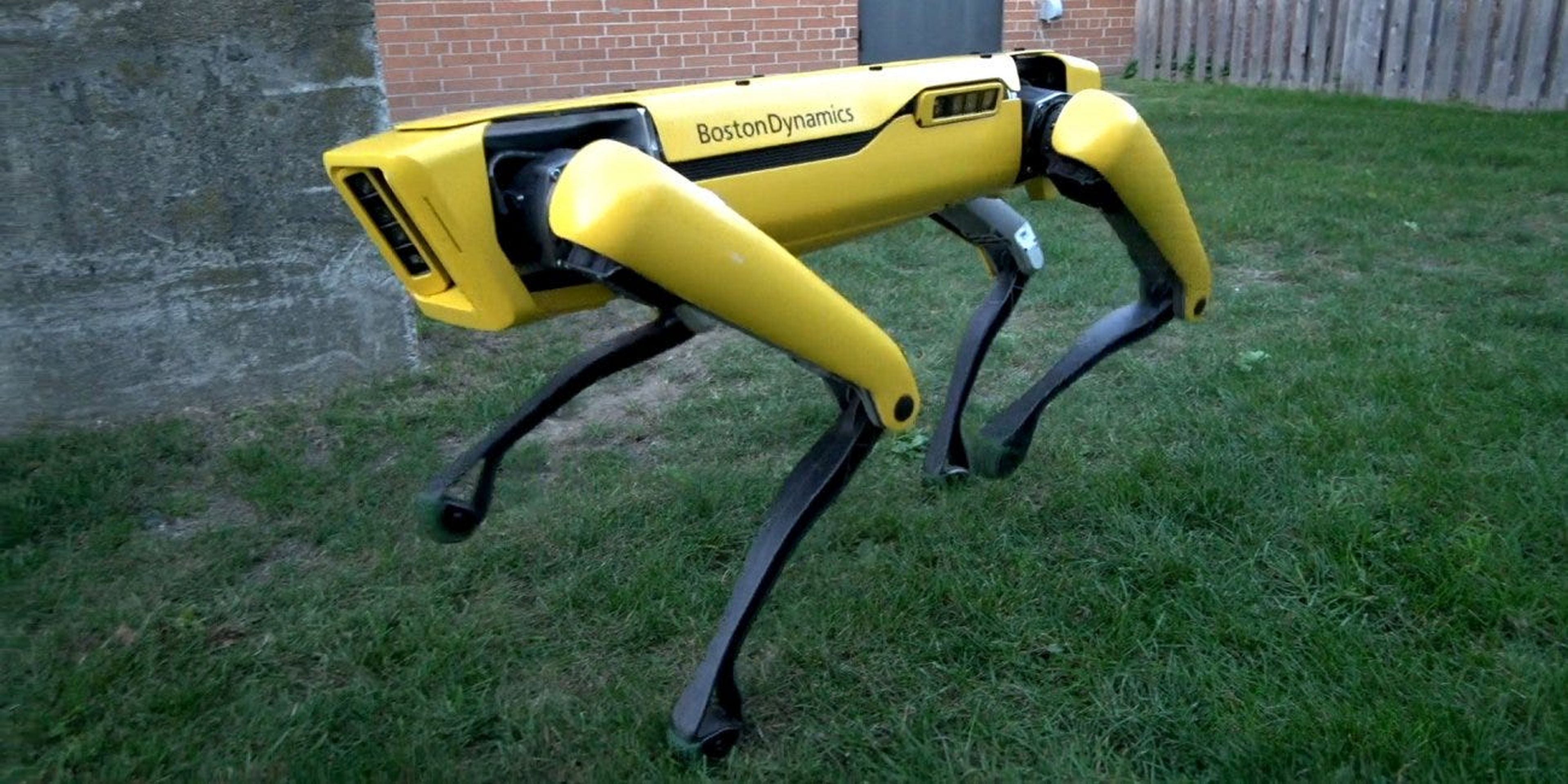 Boston Dynamics fabrica diferentes robots. Este modelo en concreto de llama Spot.