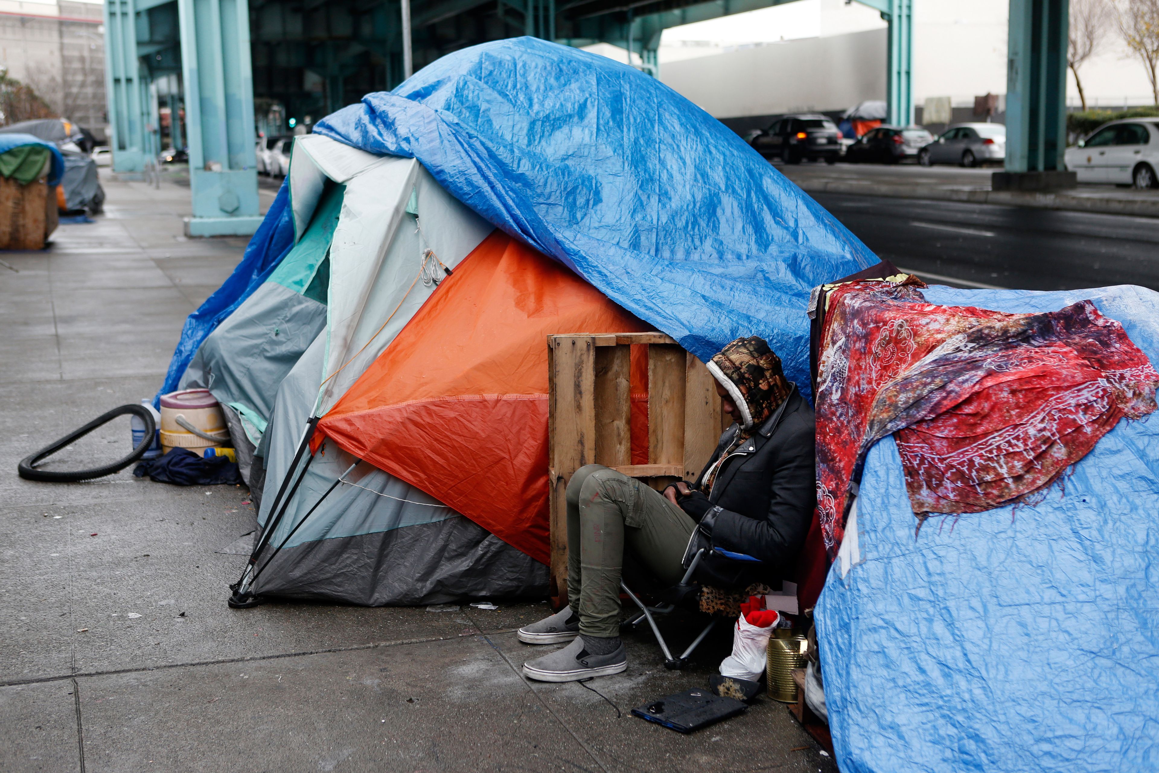 Una persona sin hogar en San Francisco