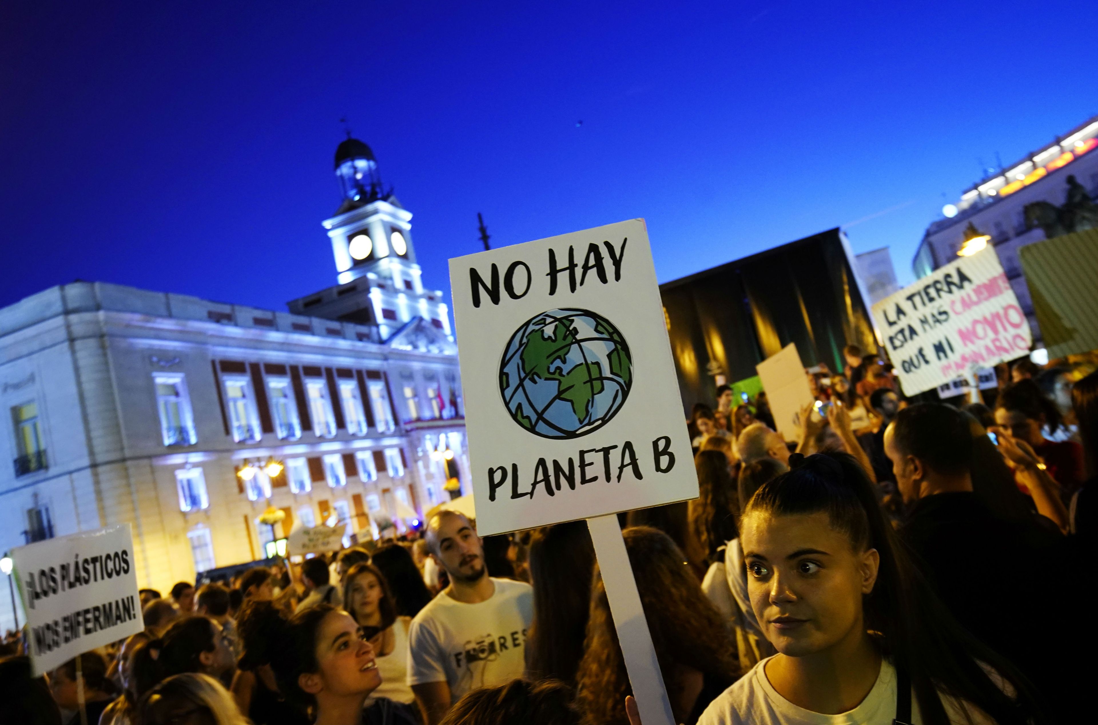 Una protesta en Madrid que pide acciones políticas para frenar el cambio climático.