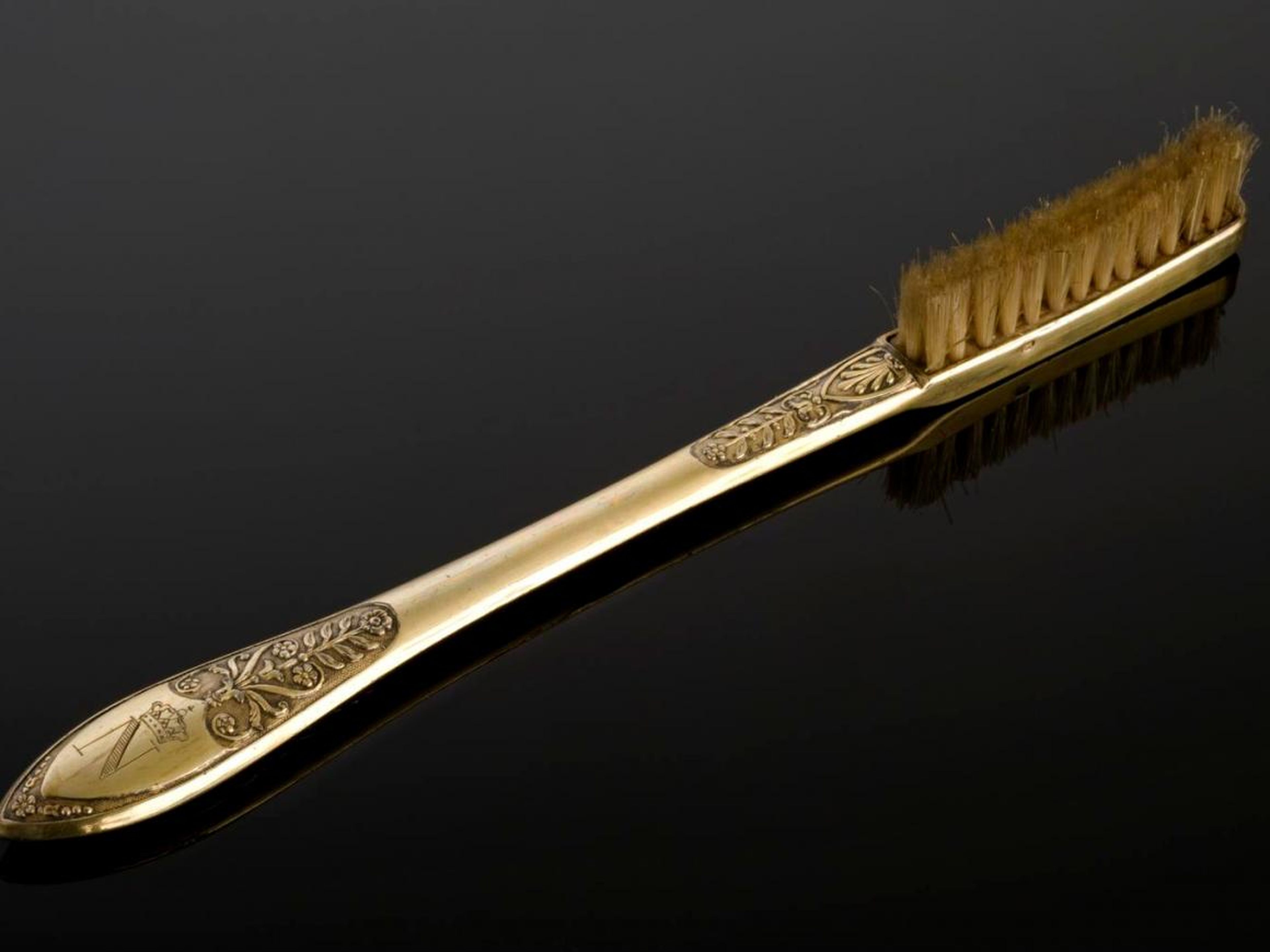 Este cepillo de dientes fue hecho para el emperador Napoleón Bonaparte entre 1790 y 1821.
