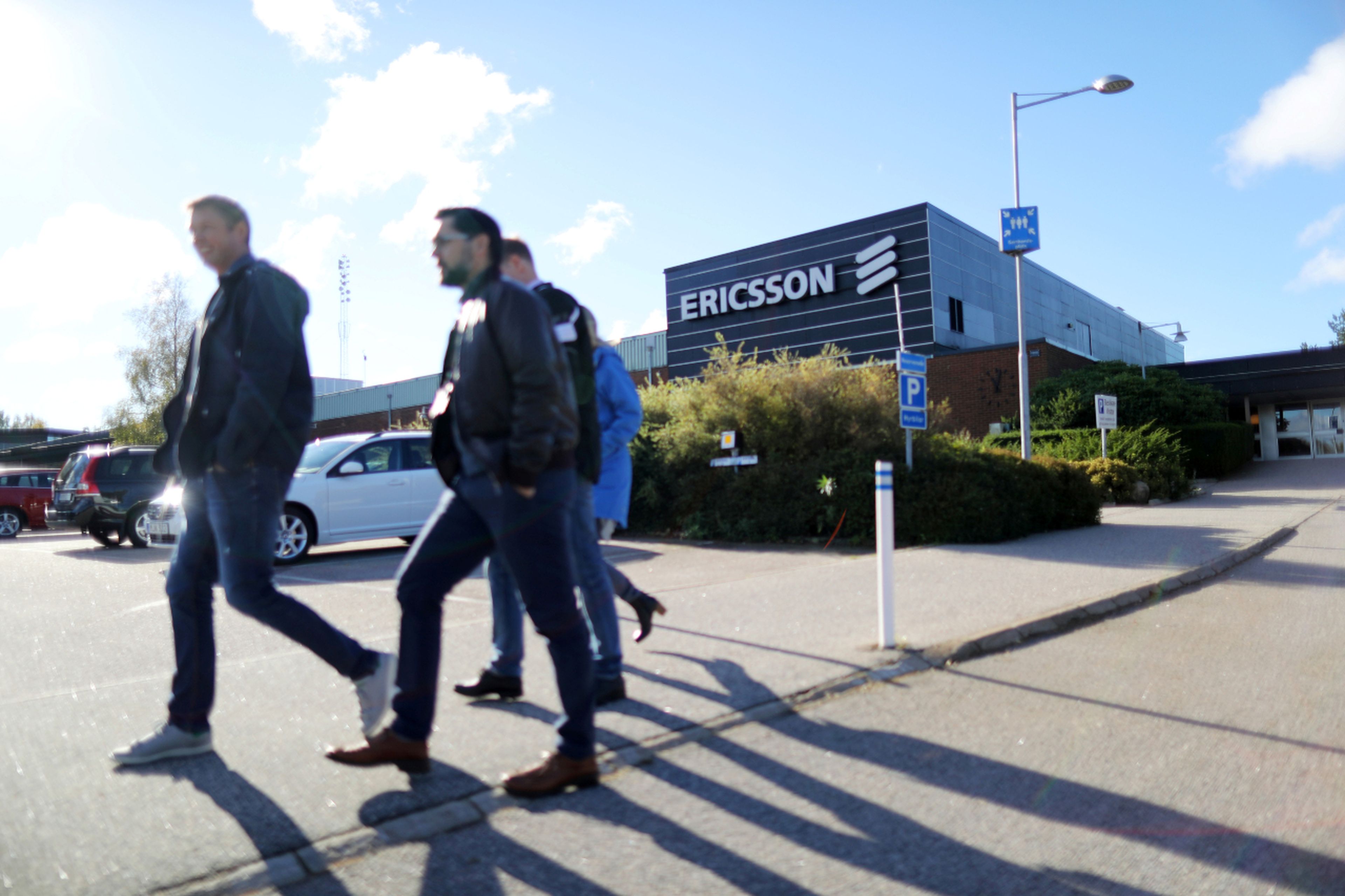 Trabajadores en una fábrica de Ericsson en Suecia