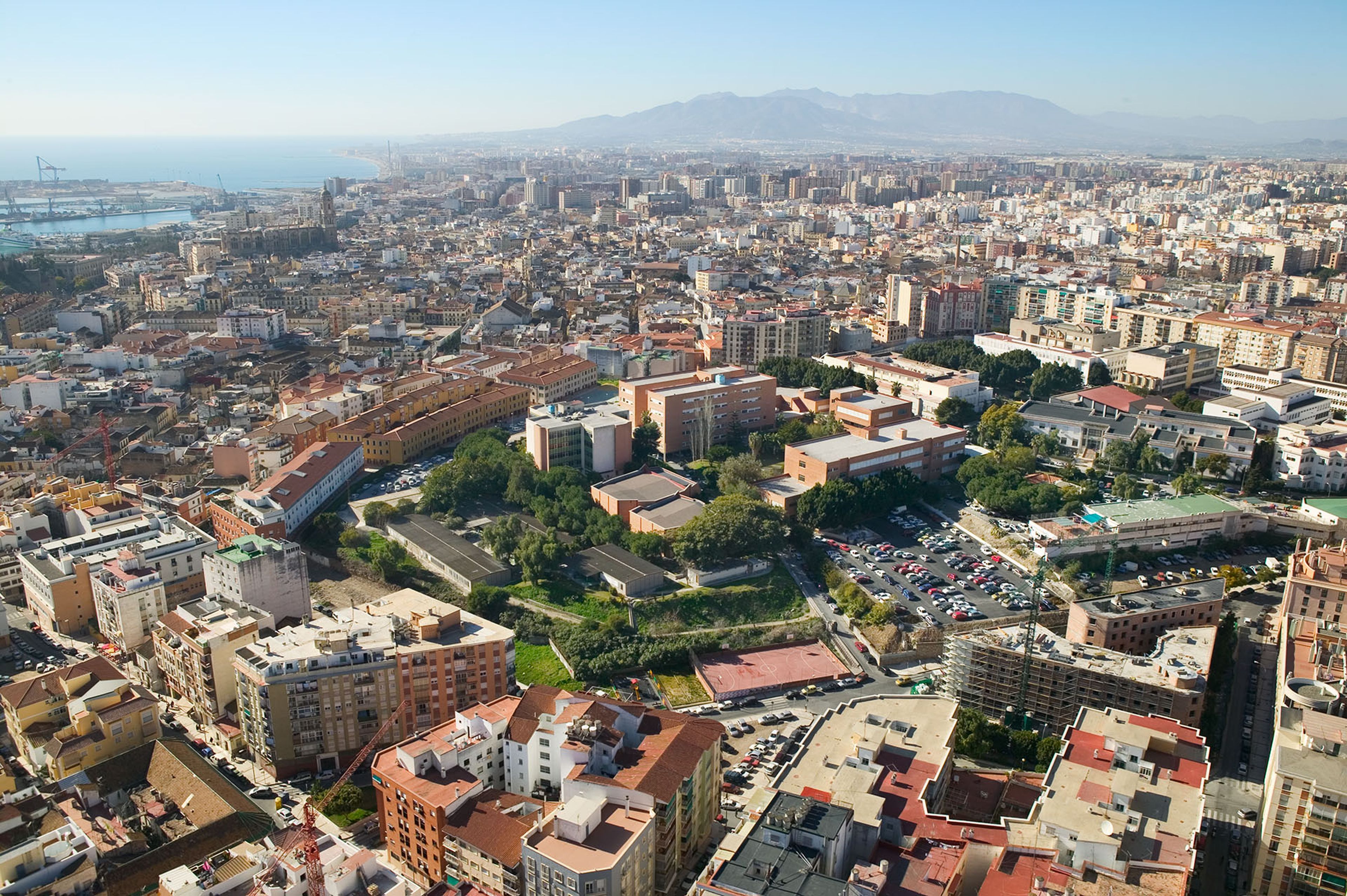 Vista aérea del campus de El Ejido de la Universidad de Málaga, con la Facultad de CC. Económicas.