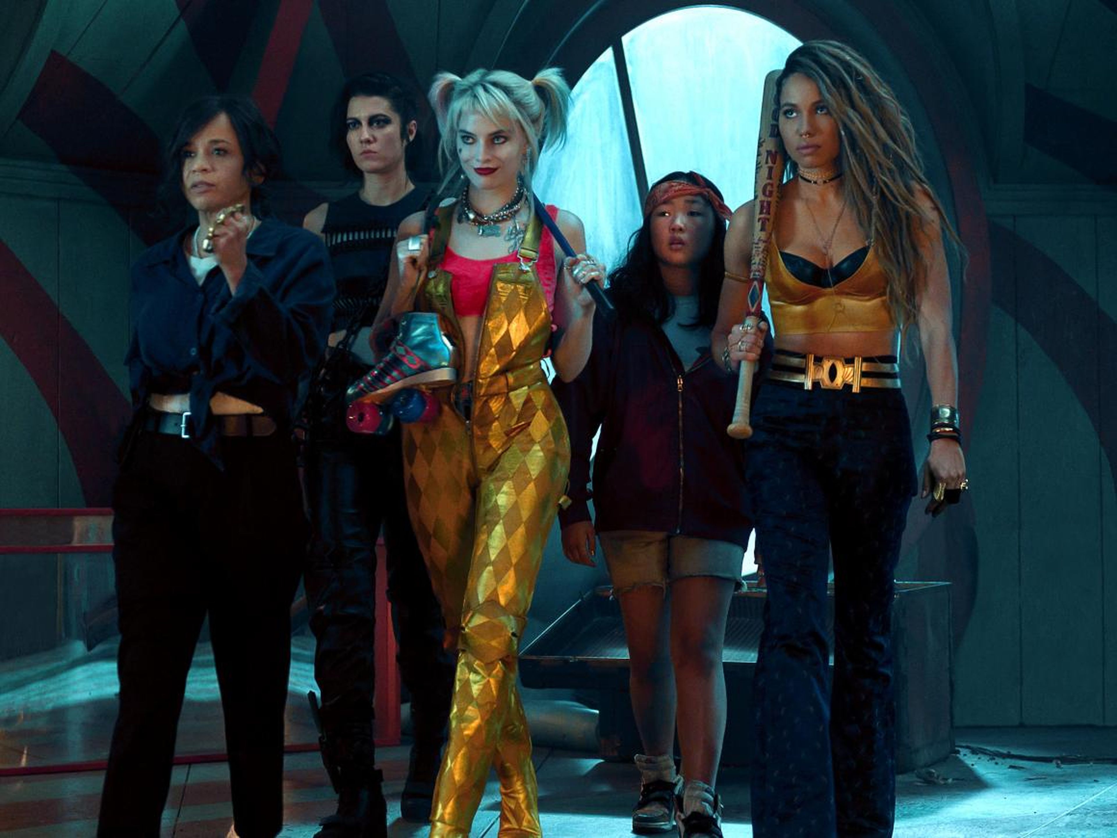 Rosie Pérez, Mary Elizabeth Winstead, Margot Robbie, Ella Jay Basco y Jurnee Smollett-Bell protagonizan "Birds of Prey".