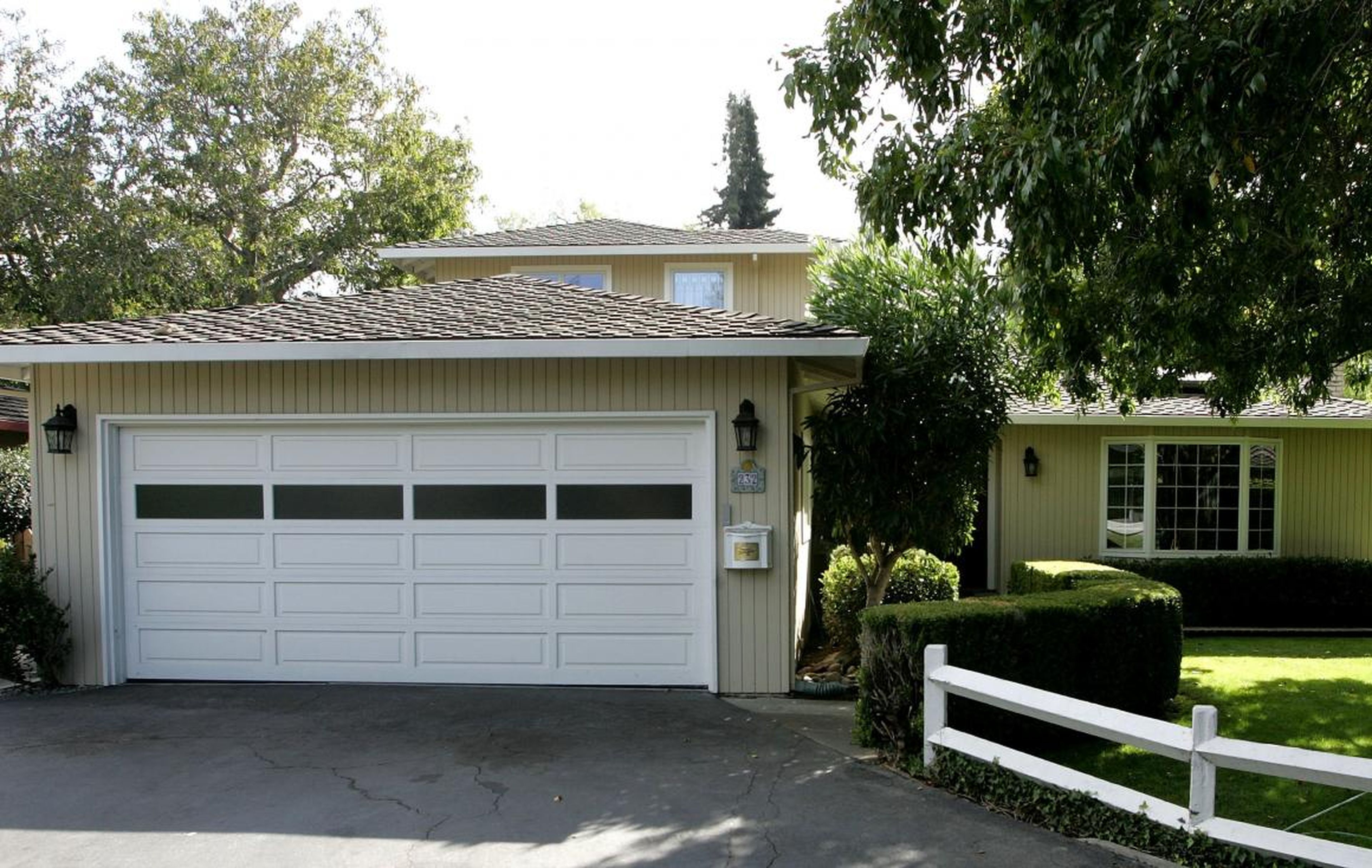 1. Google founders Larry Page and Sergey Brin rented this Menlo Park garage, where they started their search engine in 1998.