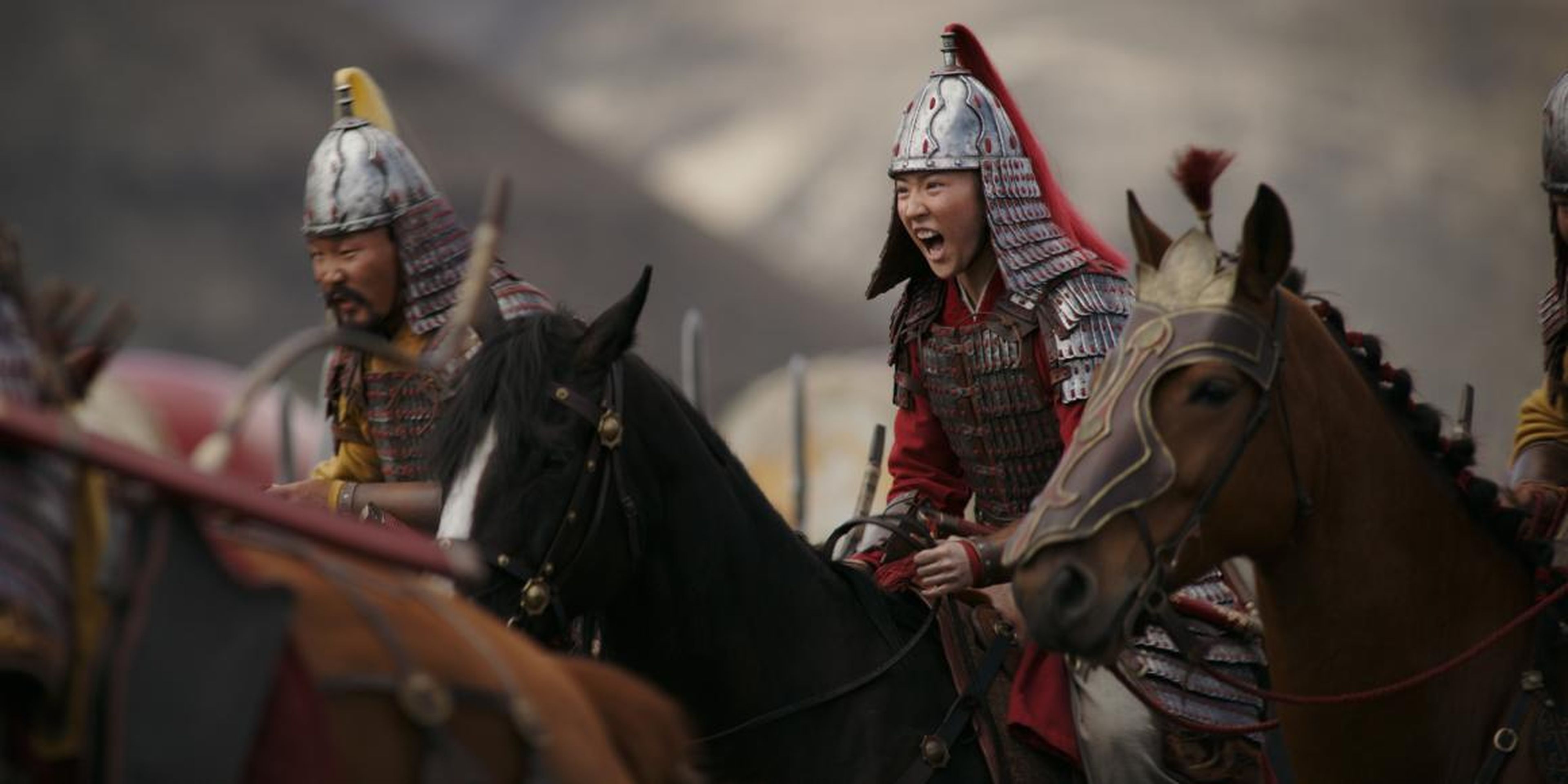 Yifei Liu interpreta a Mulan en la adaptación de acción en vivo.