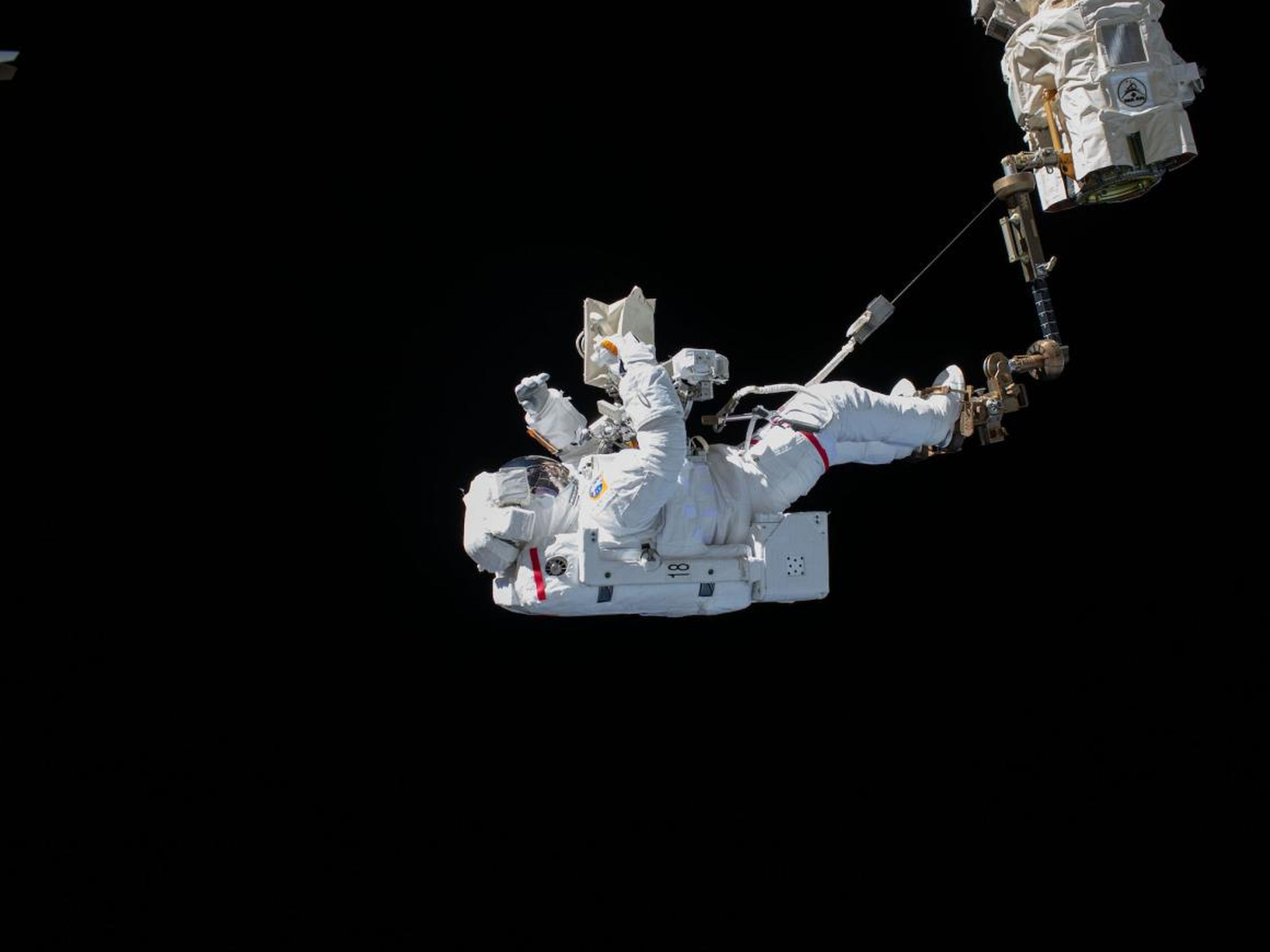 El astronauta Luca Parmitano realizó una caminata espacial. 15 de noviembre de 2019.