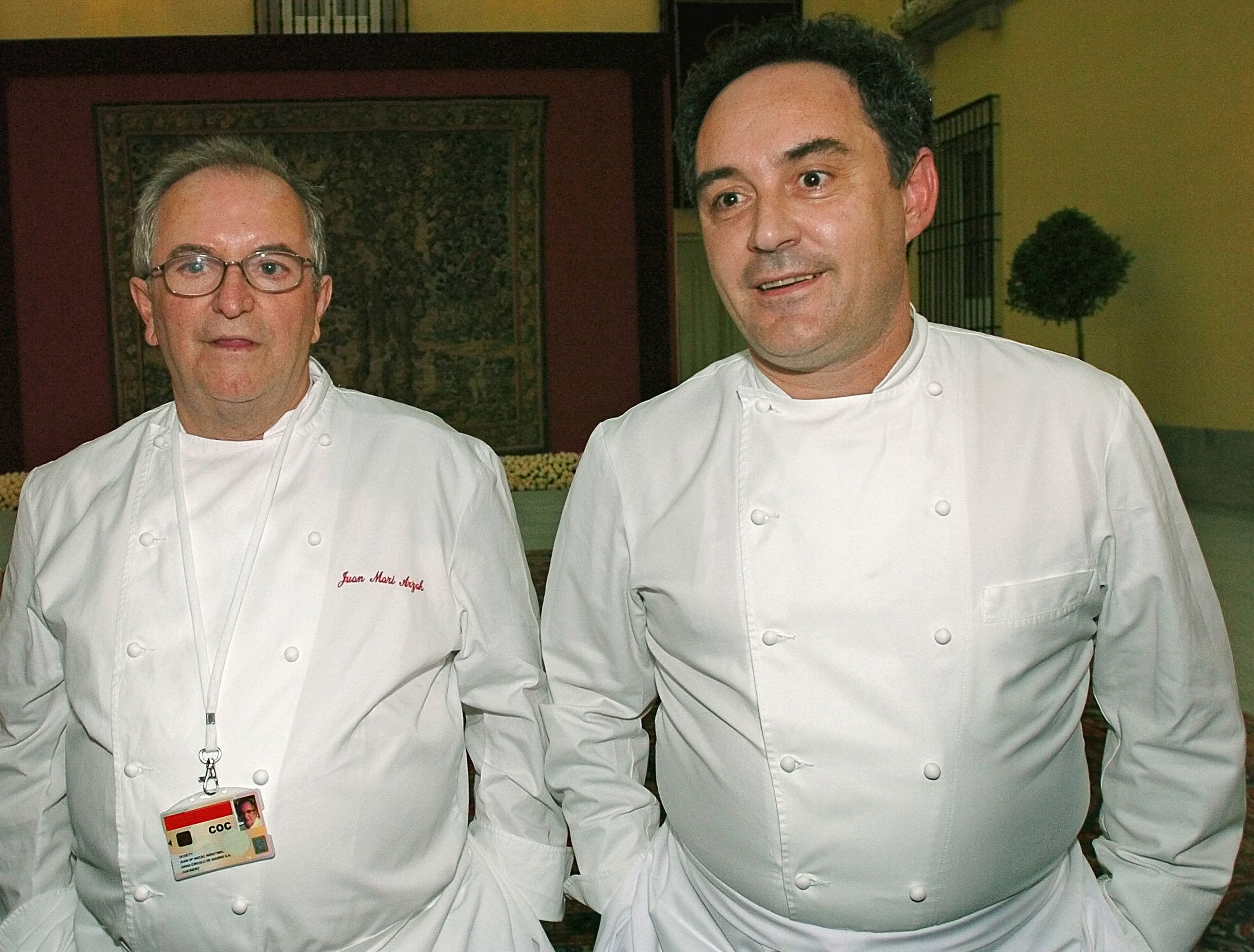 Los chefs Juan Mari Arzak (iz) y Ferran Adrià (de).