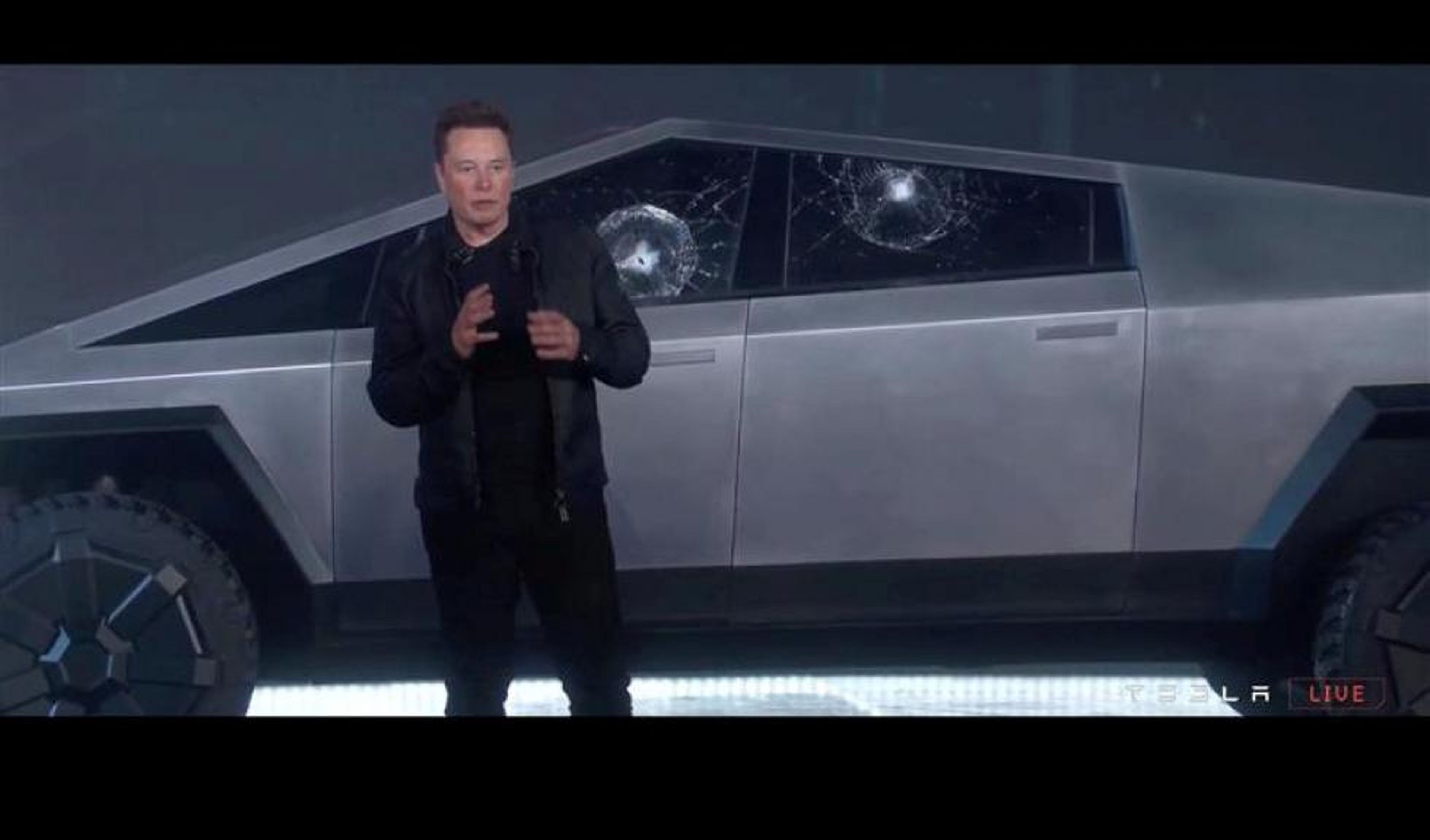 Elon Musk en una presentación de Tesla