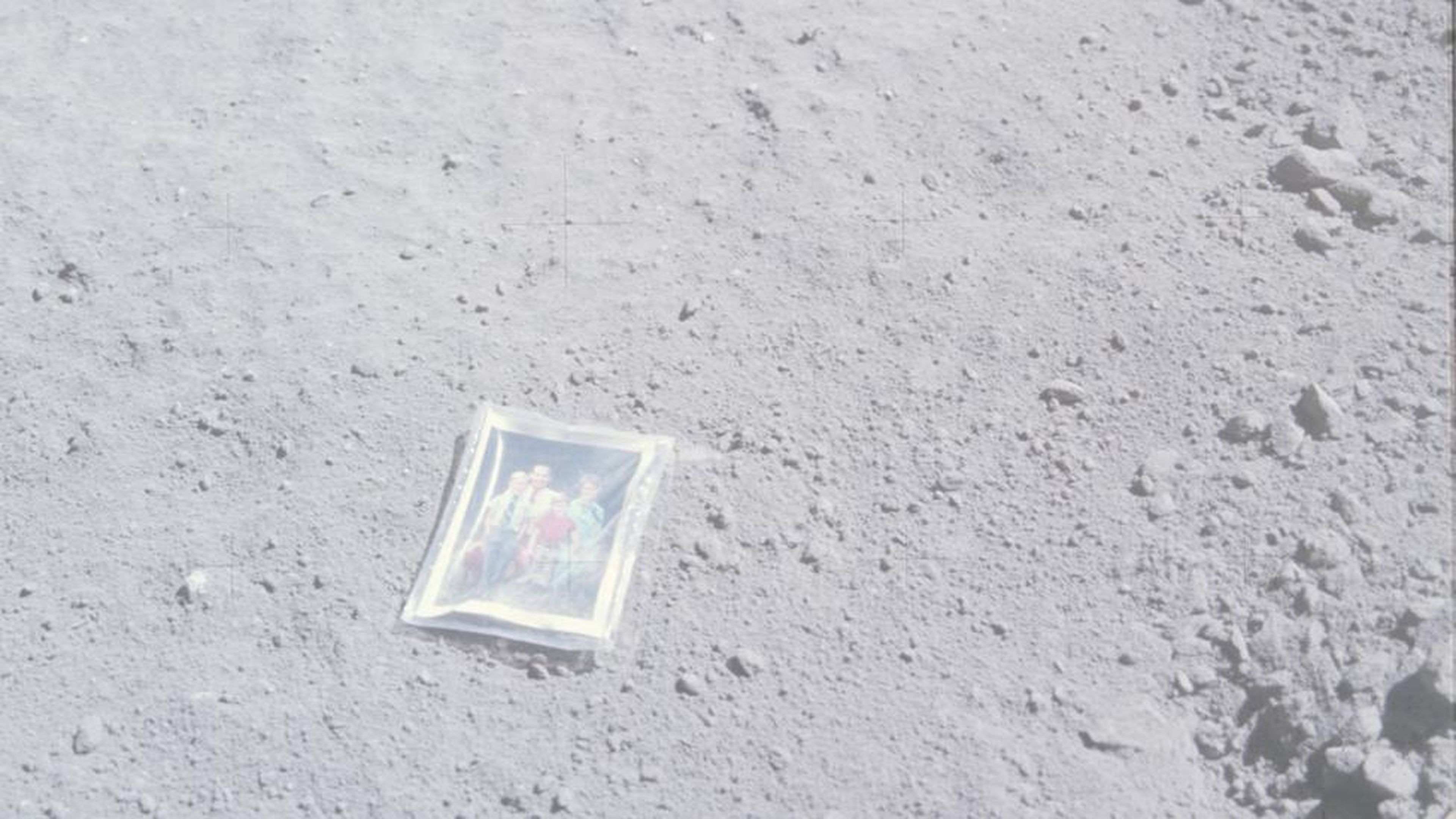 Foto astronauta Charles Duke en la Luna