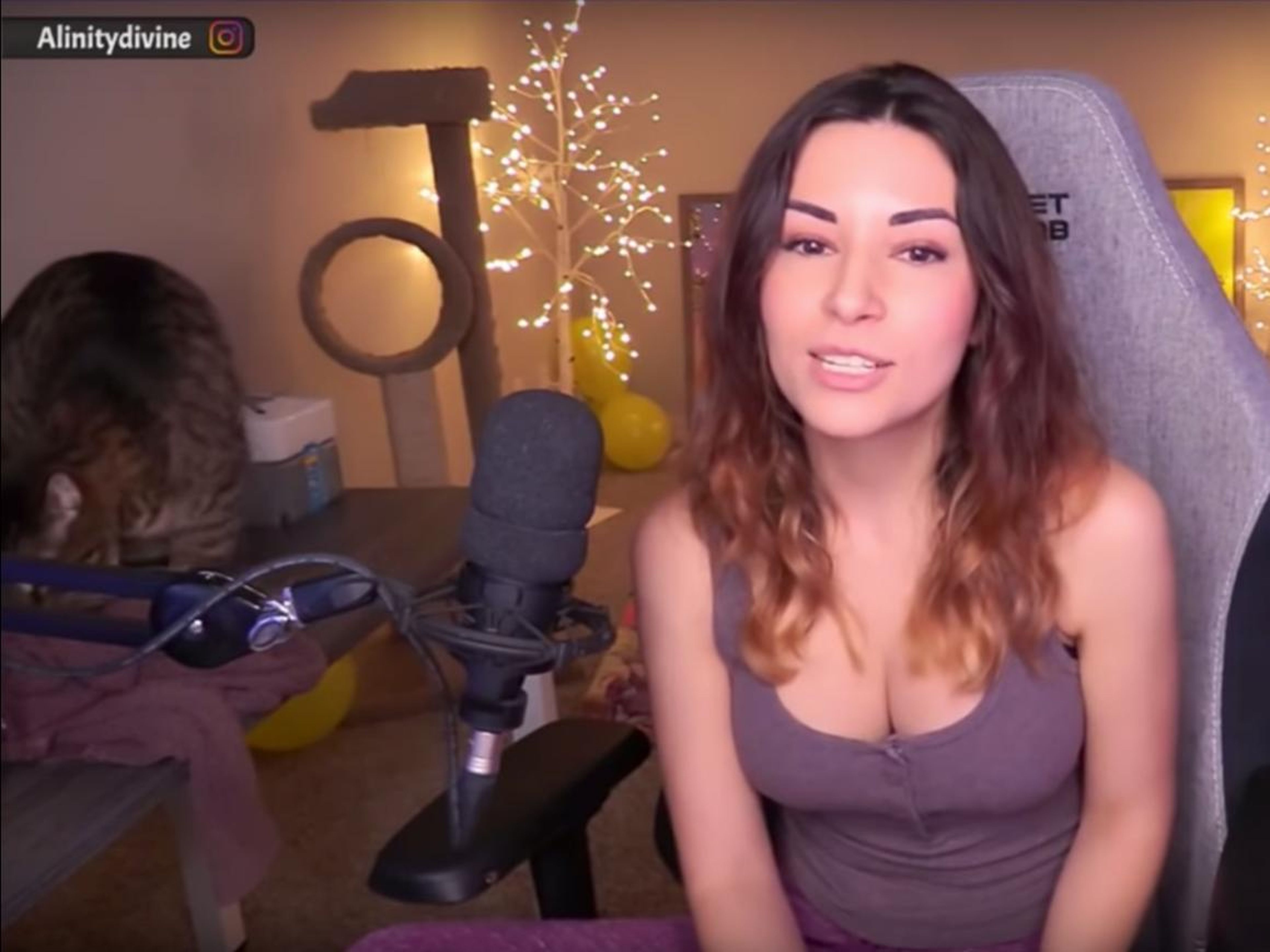 Kjellberg made sexist remarks in May 2018, referring to female gaming streamers as "stupid Twitch thots." After Twitch streamer Alinity retaliated by filing a copyright claim against one of Kjellberg's videos, Kjellberg derided
