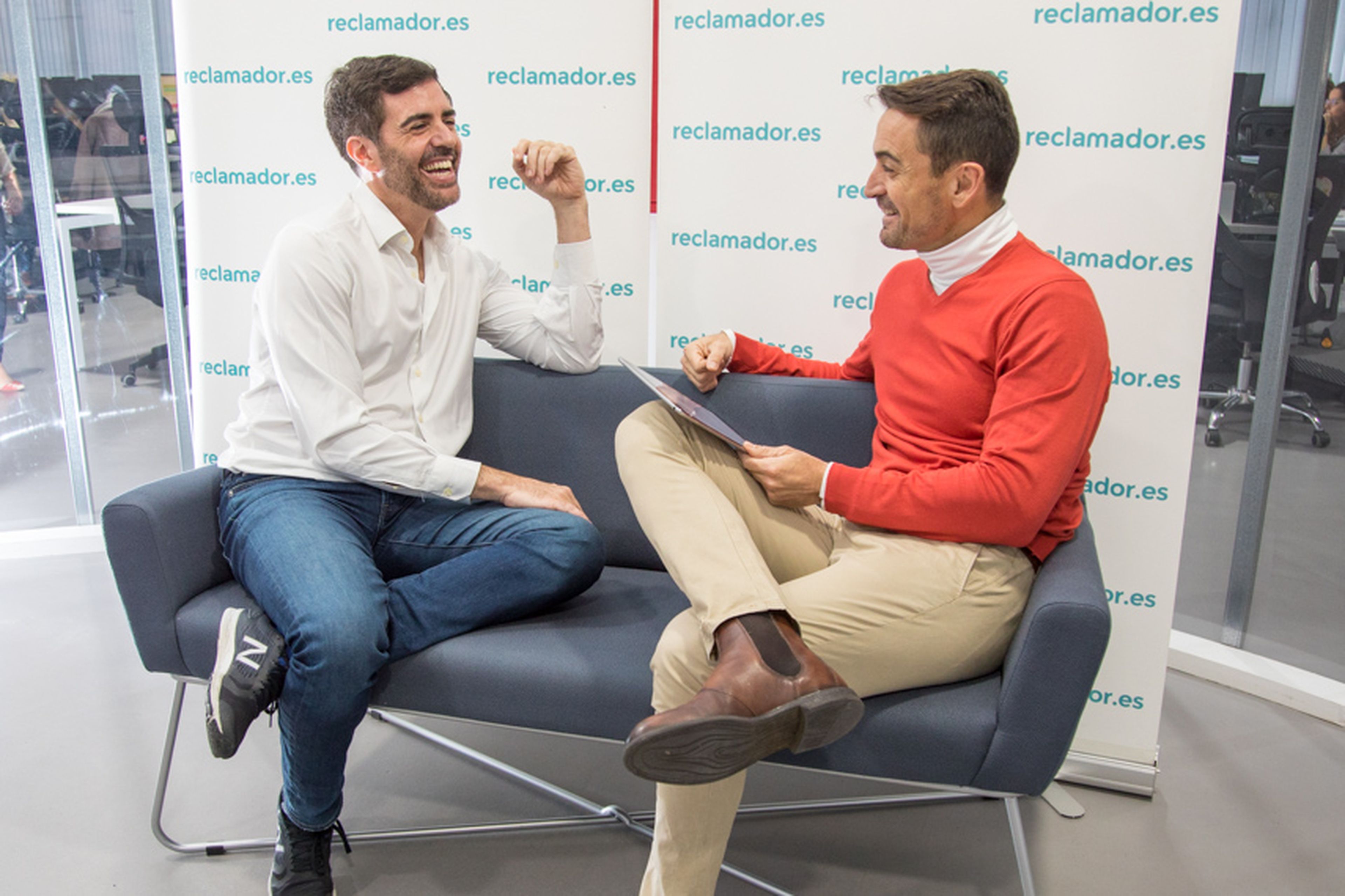 Pablo Rabanal, CEO de reclamador.es (izq) y Manuel del Campo, CEO de Axel Springer España (dcha)