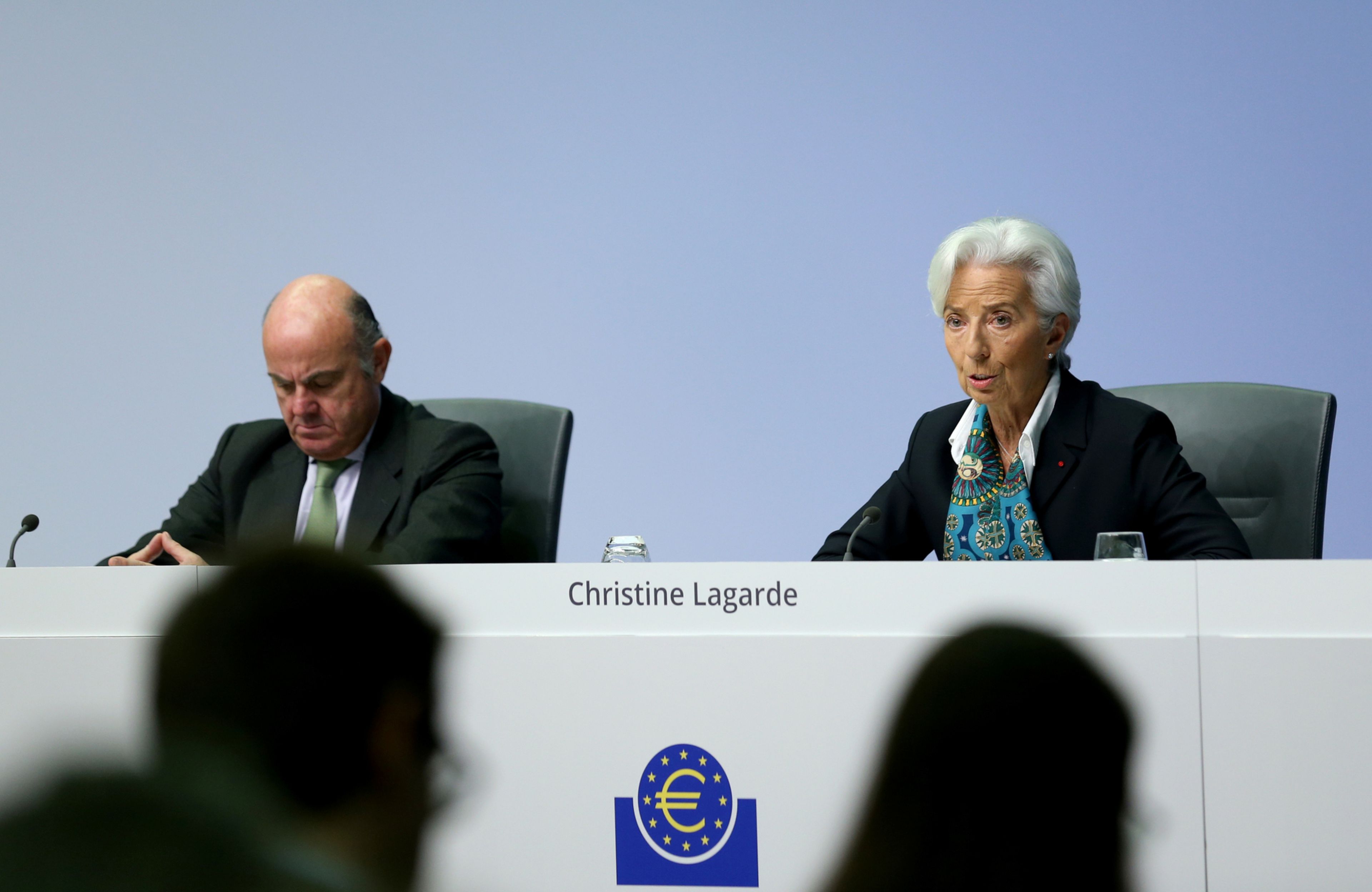 La presidenta del BCE, Christine Lagarde, junto a su vicepresidente Luis de Guindos